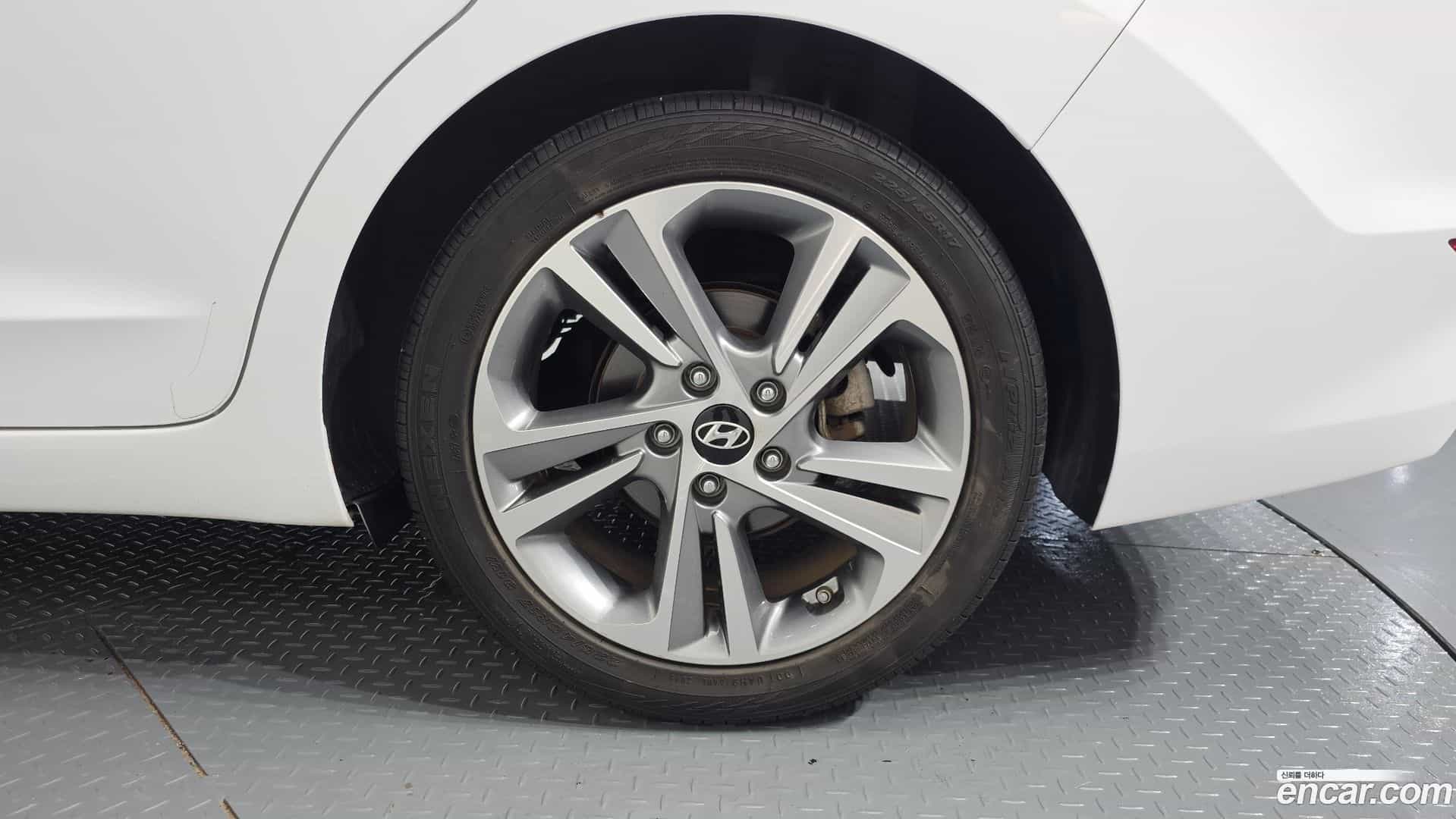 AVANTE Hyundai 2018.8-OUTER-031