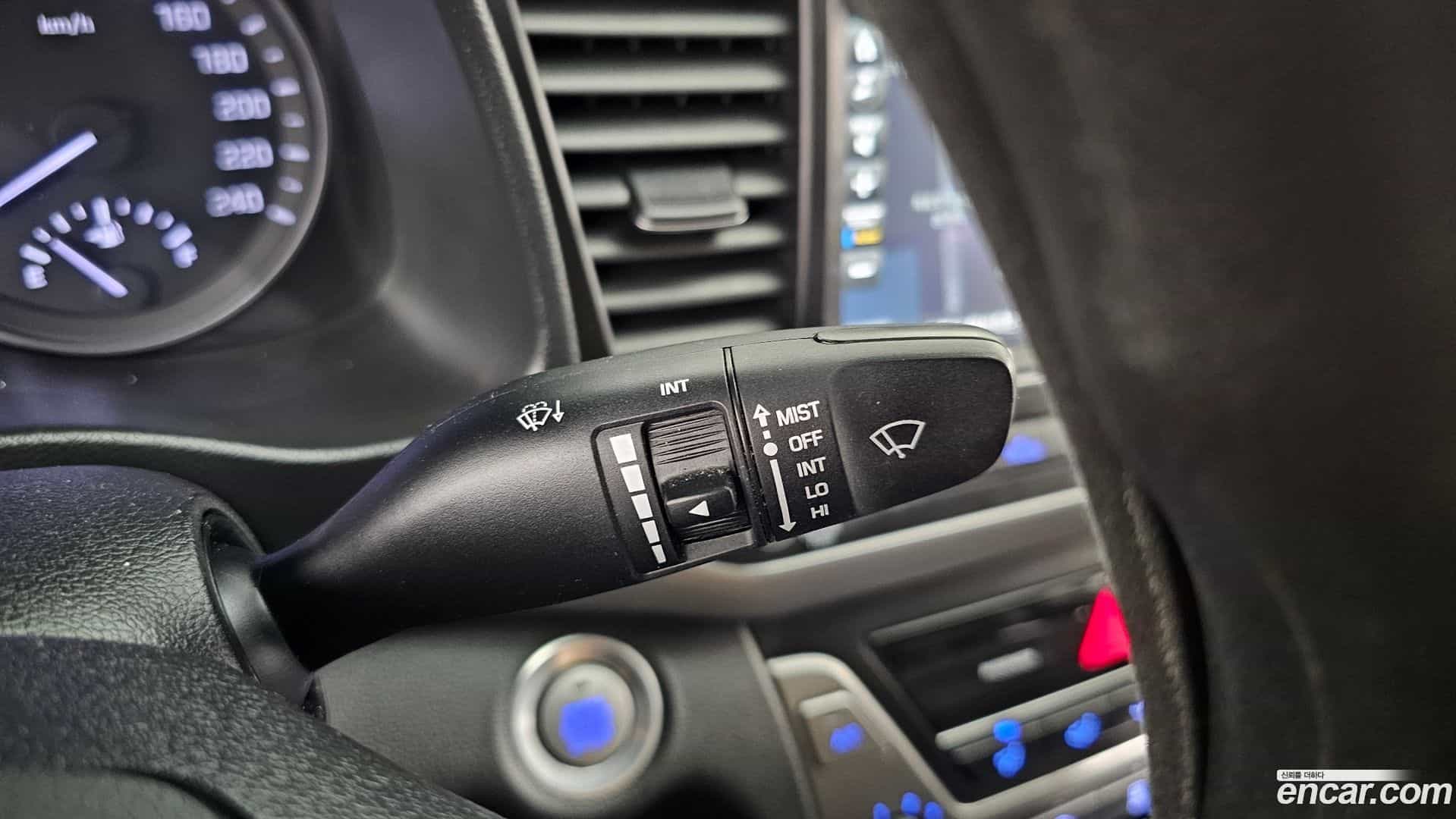 AVANTE Hyundai 2018.8-OPTION-040