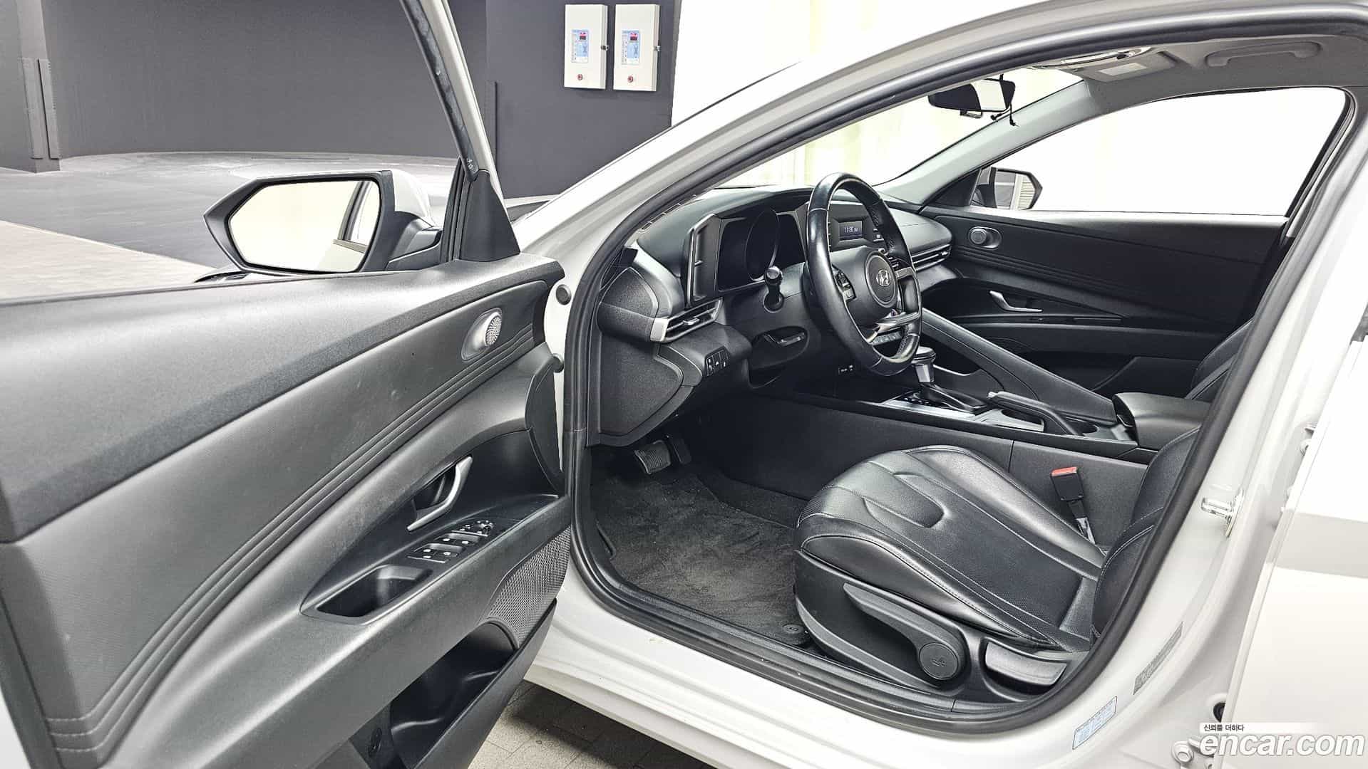 AVANTE Hyundai 2022.0-INNER-010
