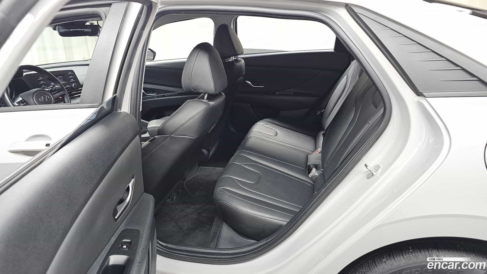 AVANTE Hyundai 2022.0-OPTION-016