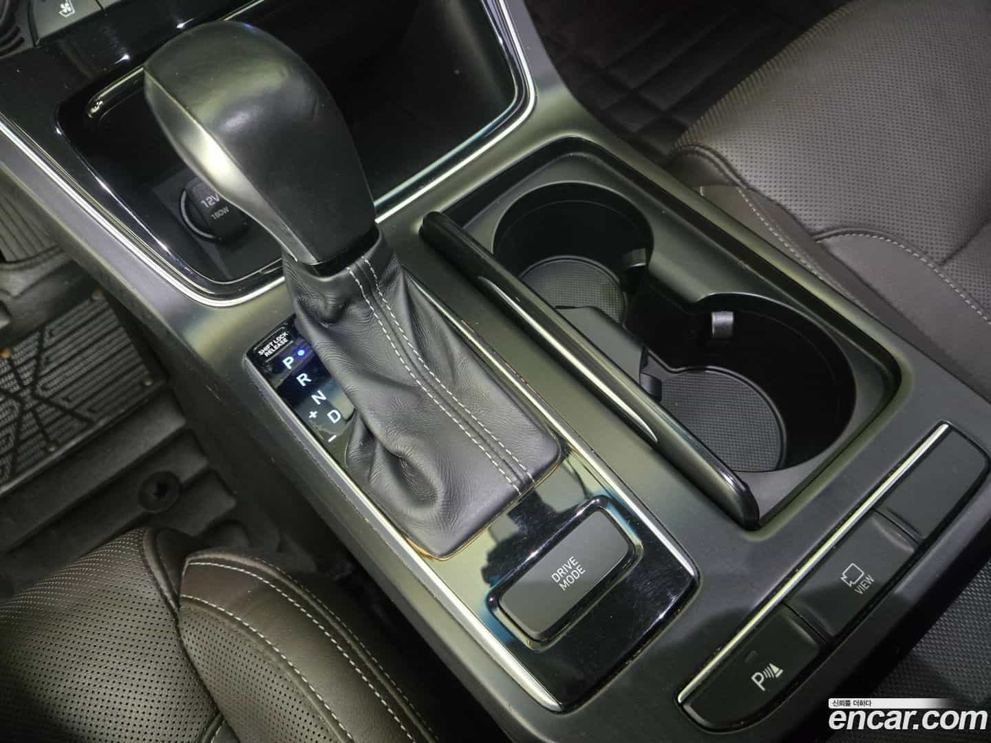 Grandeur Hyundai 2018.3-INNER-009