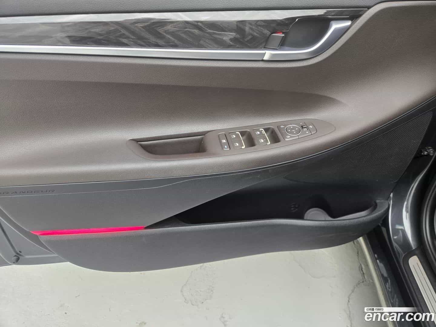 Grandeur Hyundai 2018.3-OPTION-021