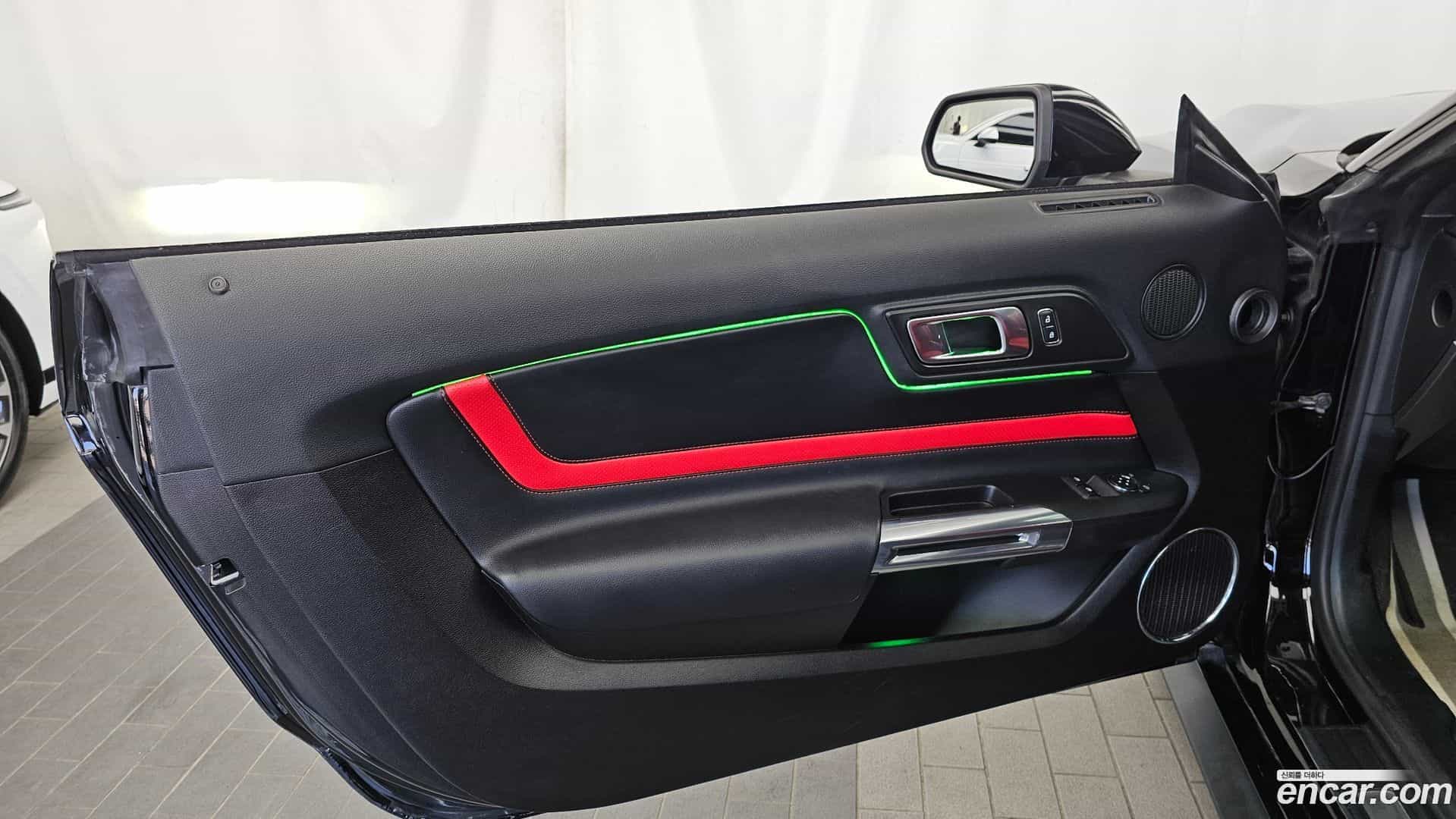 Mustang Ford 2021.7-INNER-034