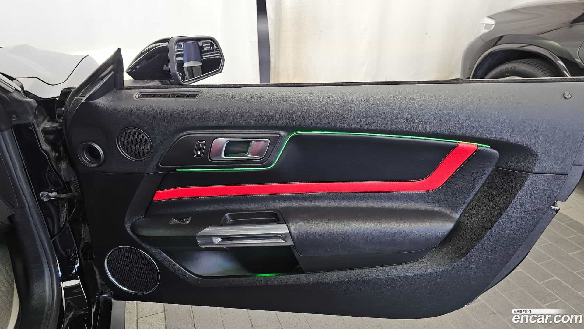 Mustang Ford 2021.7-INNER-035