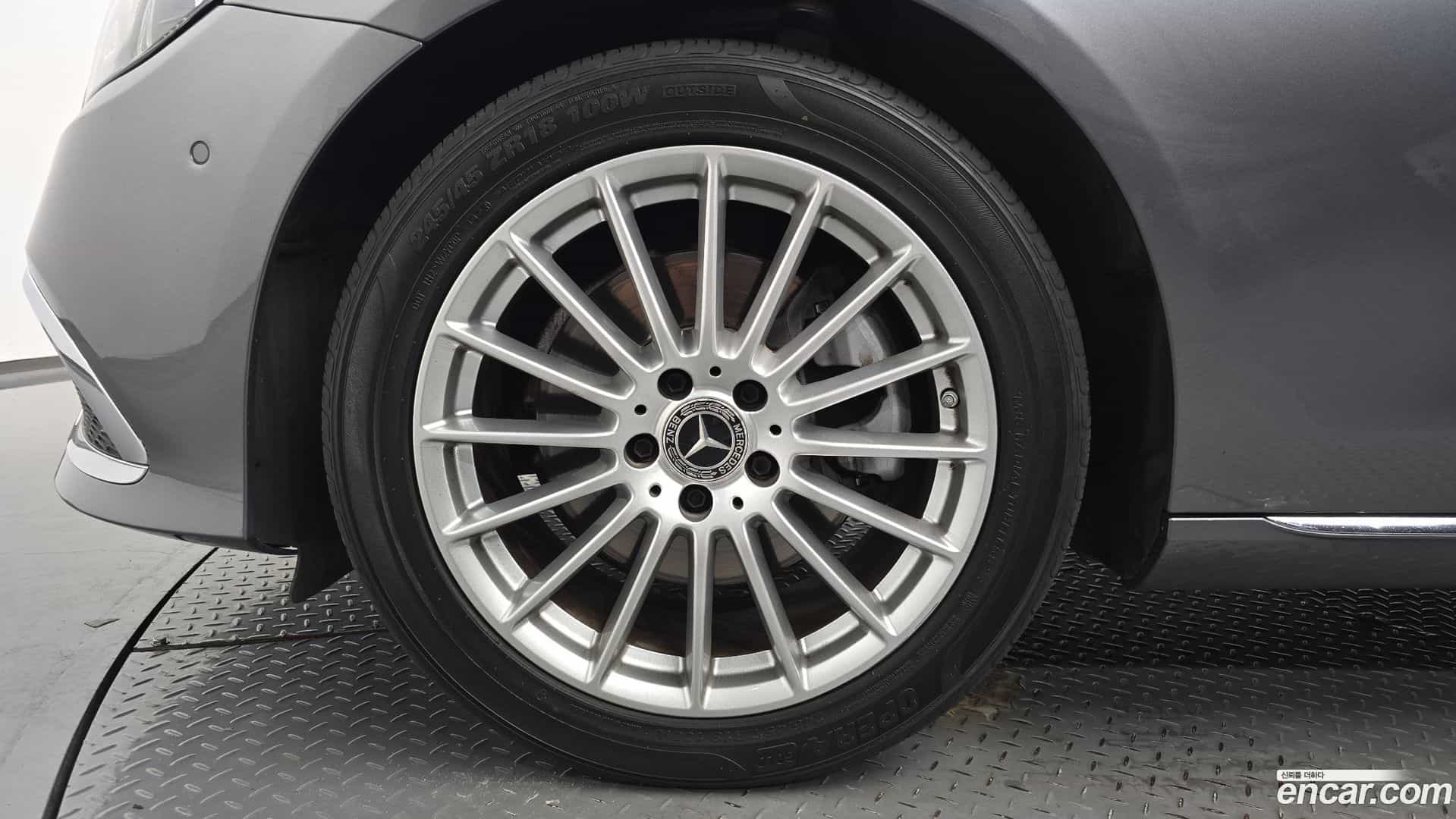 E-Class Mercedes-Benz 2021.0-OUTER-005