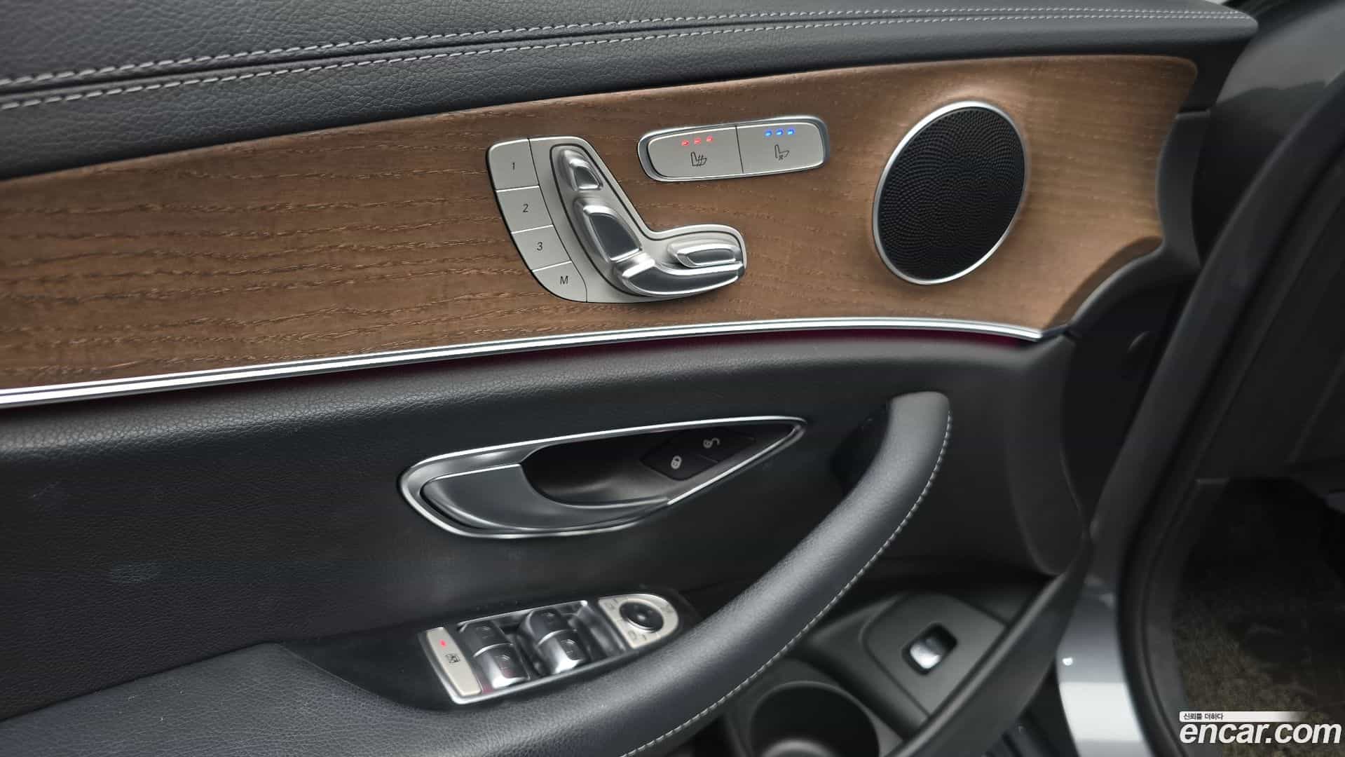E-Class Mercedes-Benz 2021.0-OPTION-021