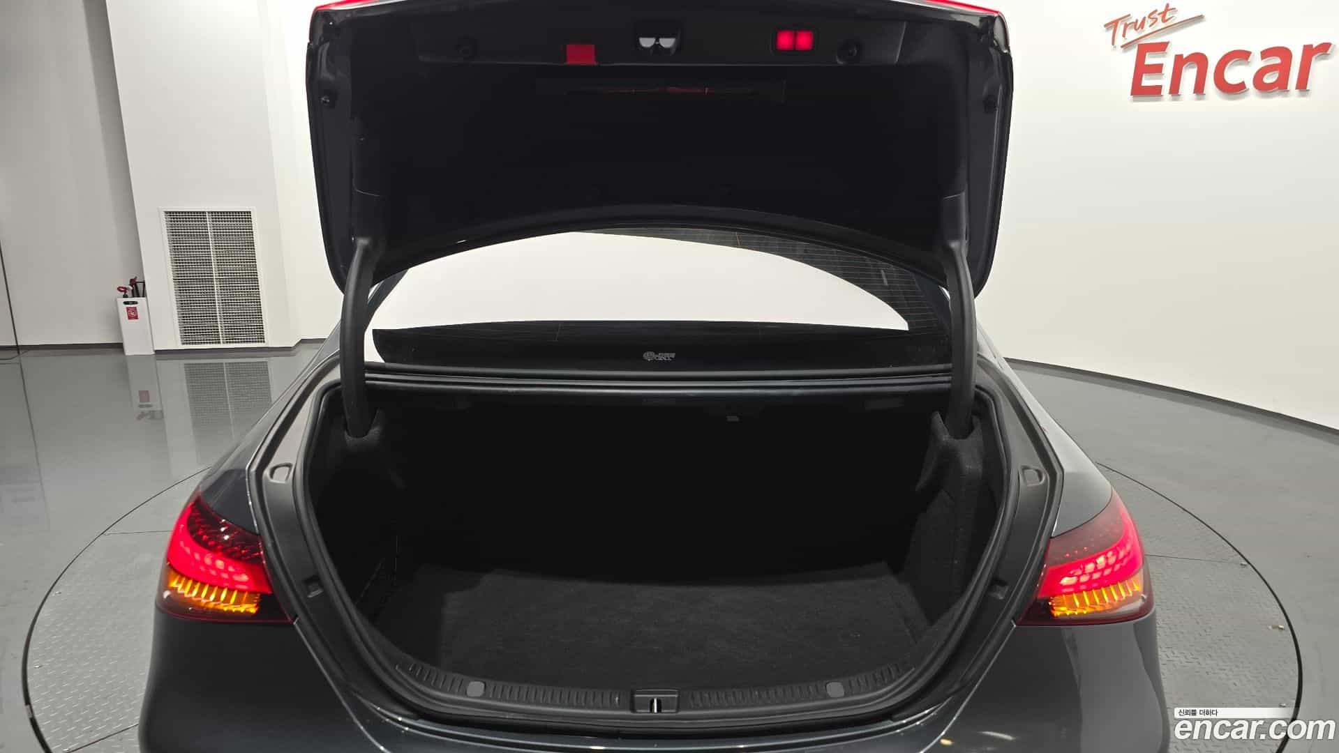 E-Class Mercedes-Benz 2021.0-OPTION-043