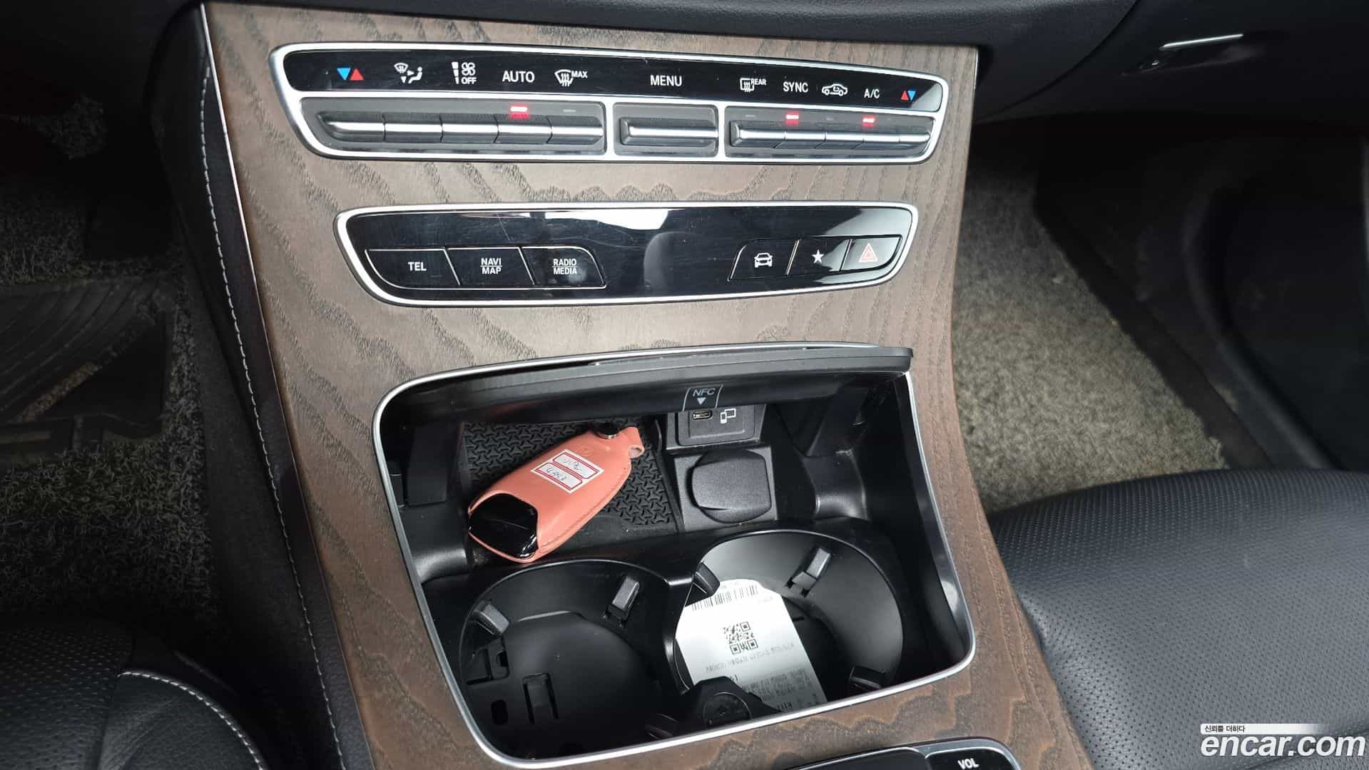 E-Class Mercedes-Benz 2021.0-OPTION-046