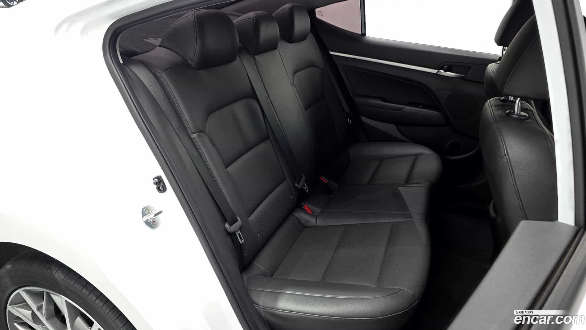AVANTE Hyundai 2020.2-OPTION-016