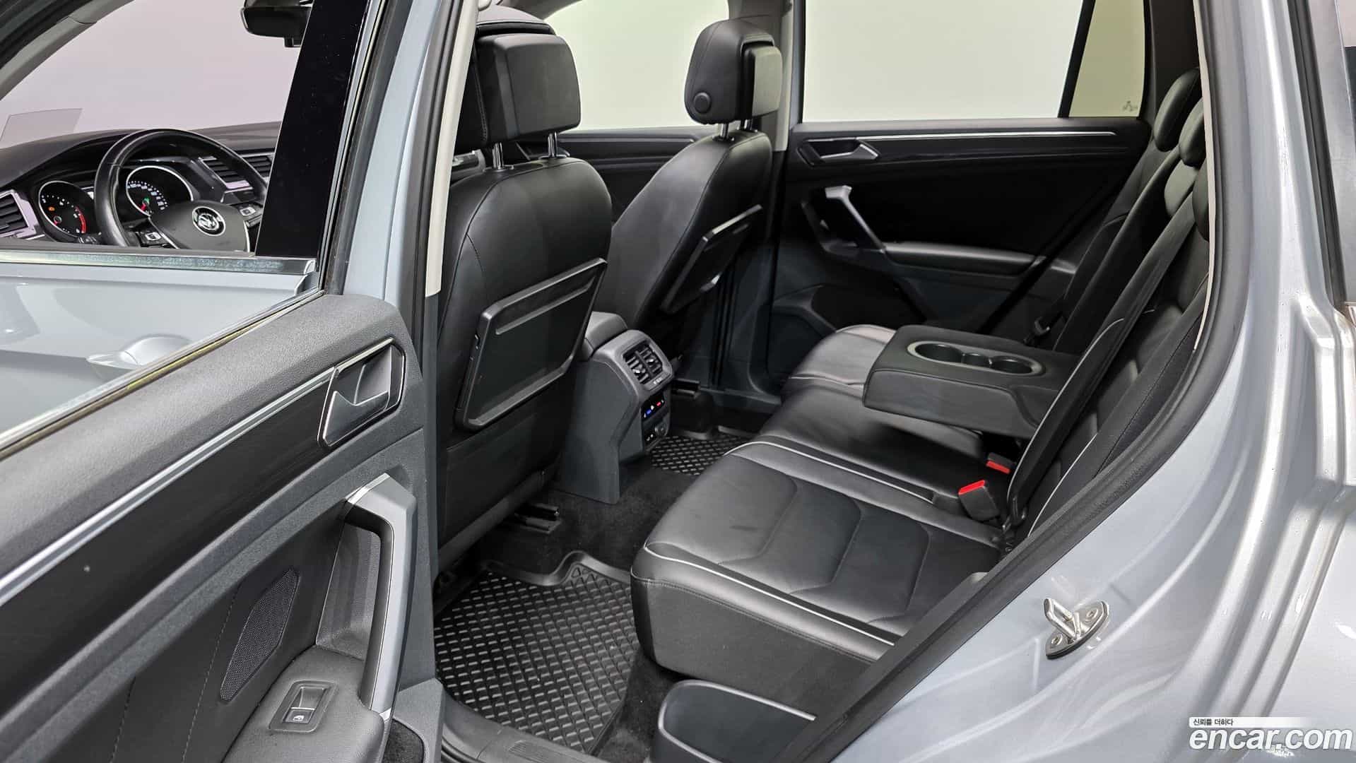 Tiguan Volkswagen 2018.4-OPTION-016