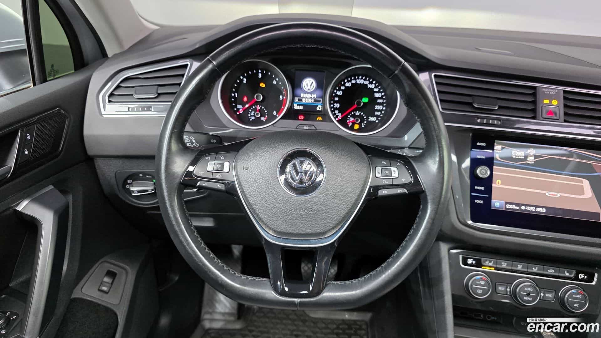 Tiguan Volkswagen 2018.4-OPTION-017