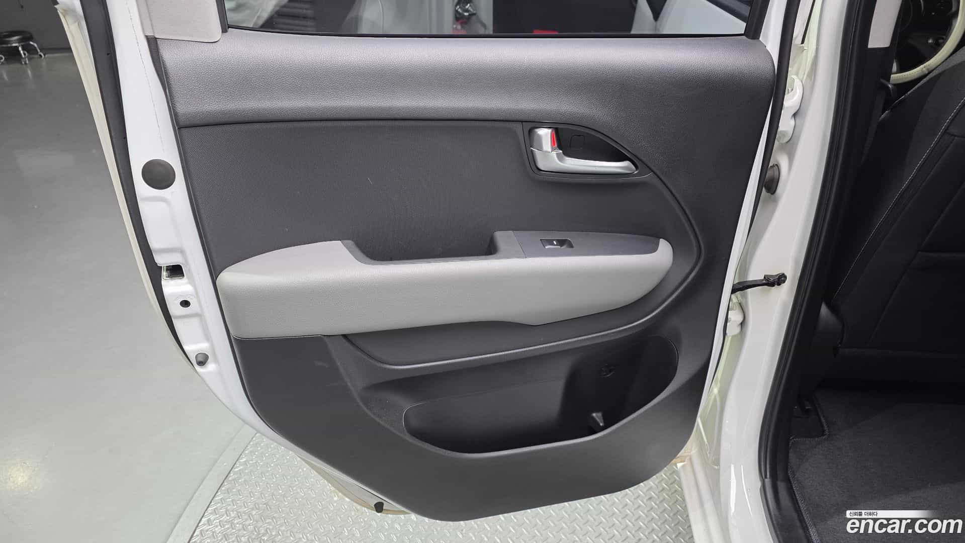 RAY Kia 2022.0-INNER-035