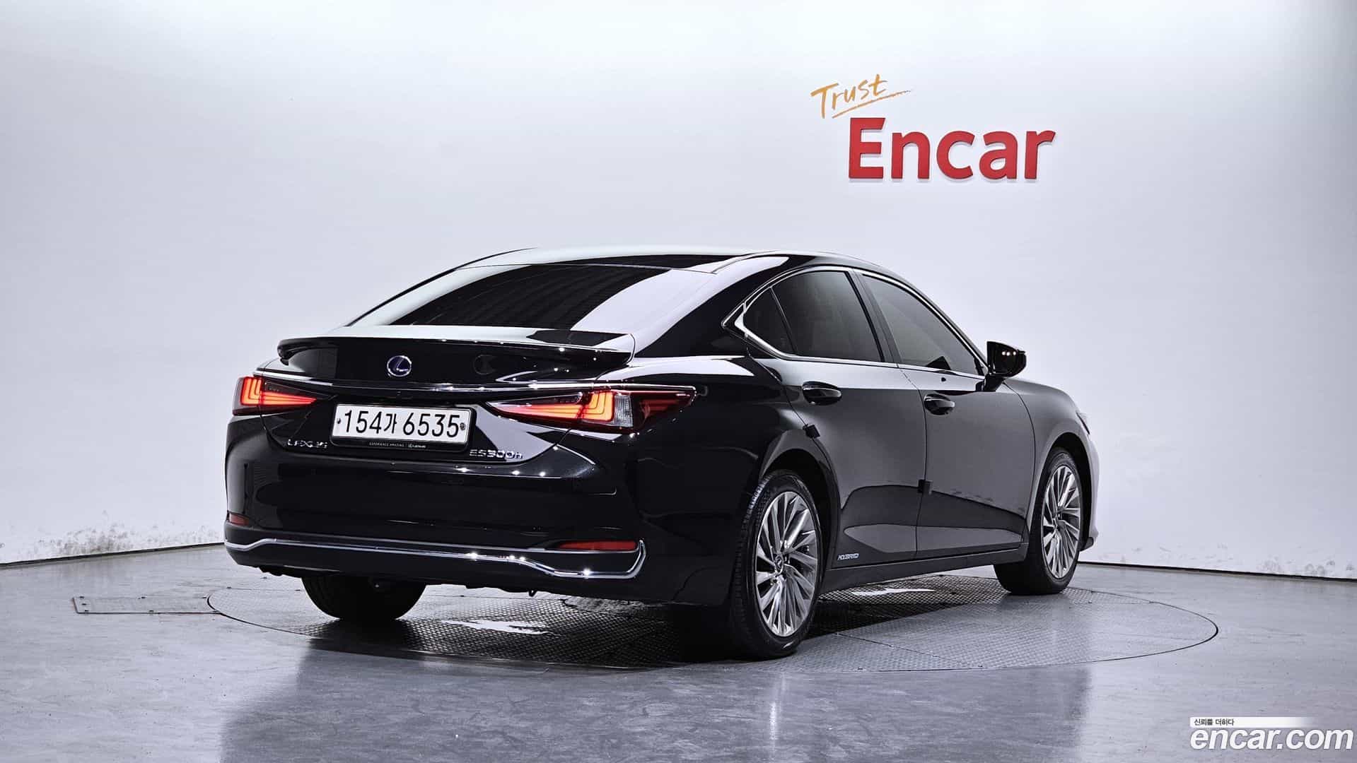ES Lexus 2021.5-OUTER-002