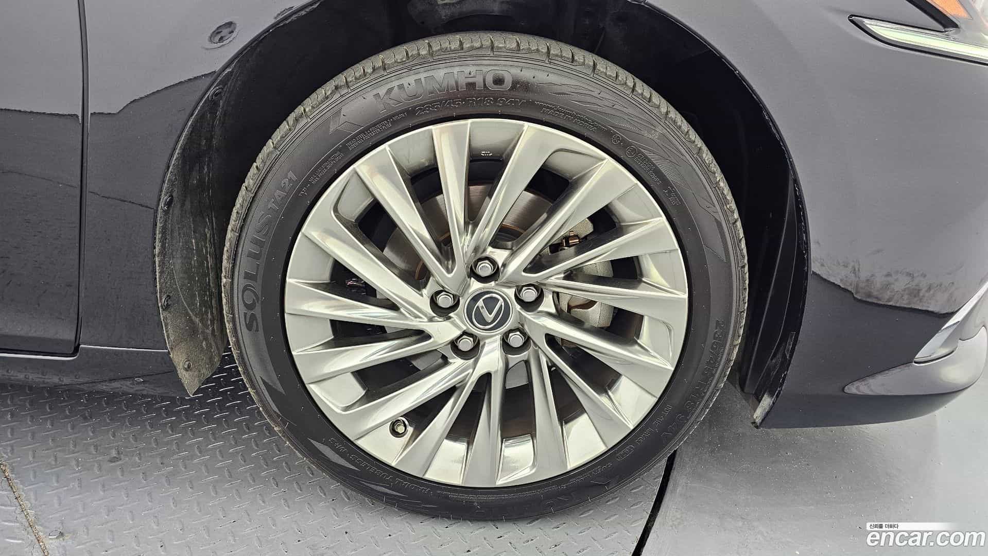 ES Lexus 2021.5-OUTER-005