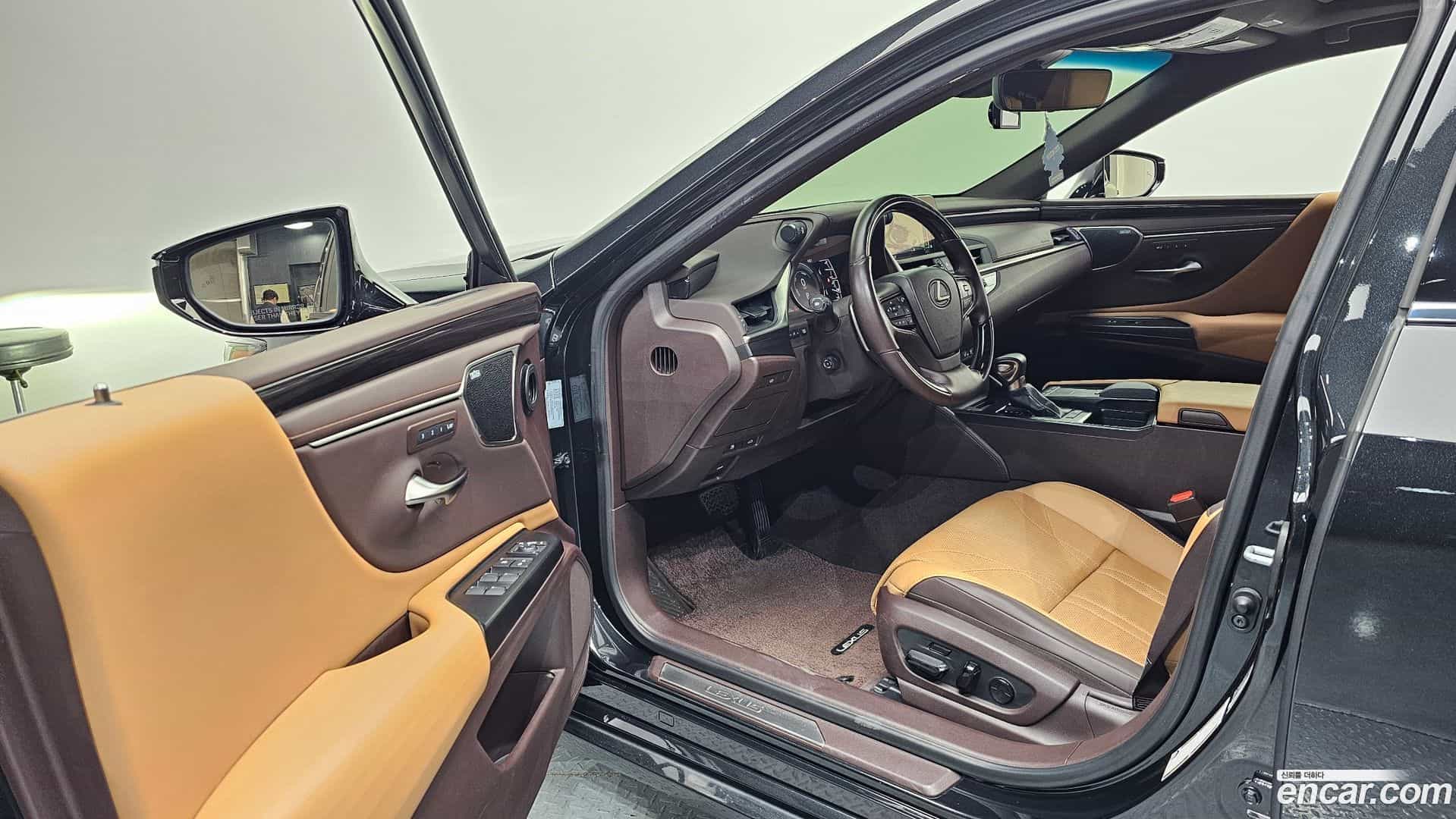 ES Lexus 2021.5-INNER-010