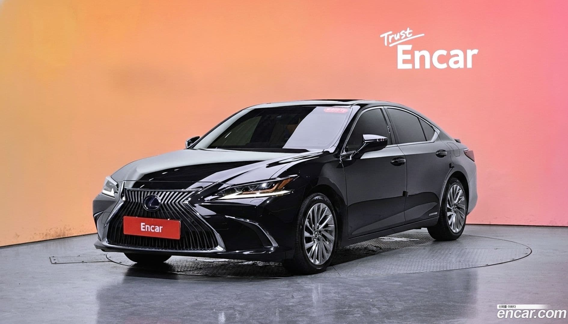 Main__Slider__Photo:ES Lexus 2021.5-0