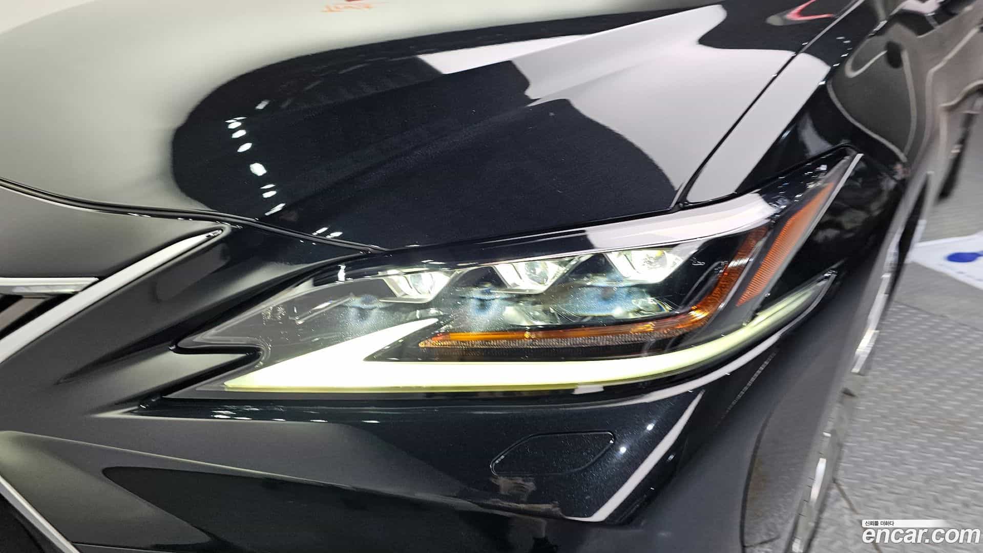 ES Lexus 2021.5-OUTER-032