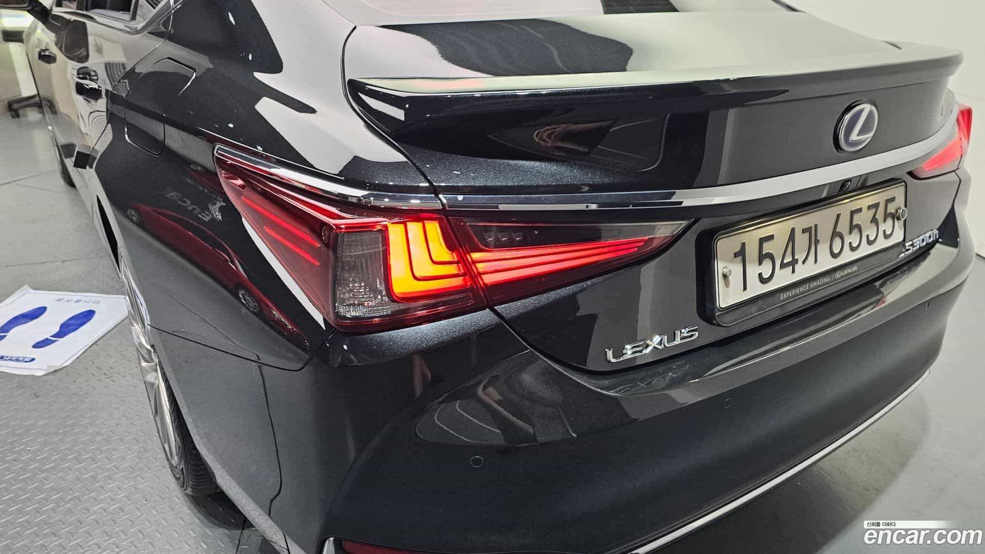 ES Lexus 2021.5-OUTER-033
