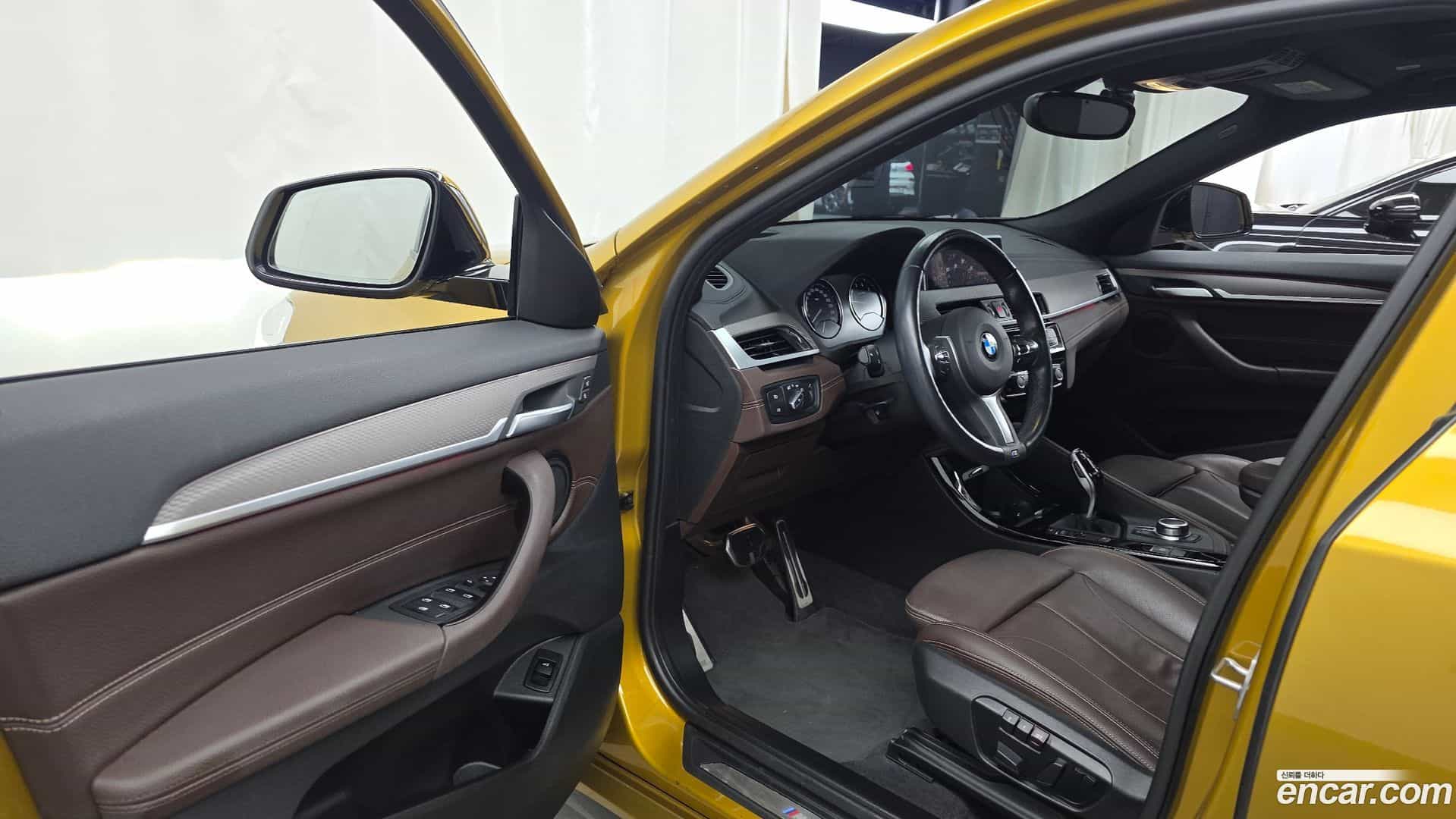X2 (F39) BMW 2021.1-INNER-010
