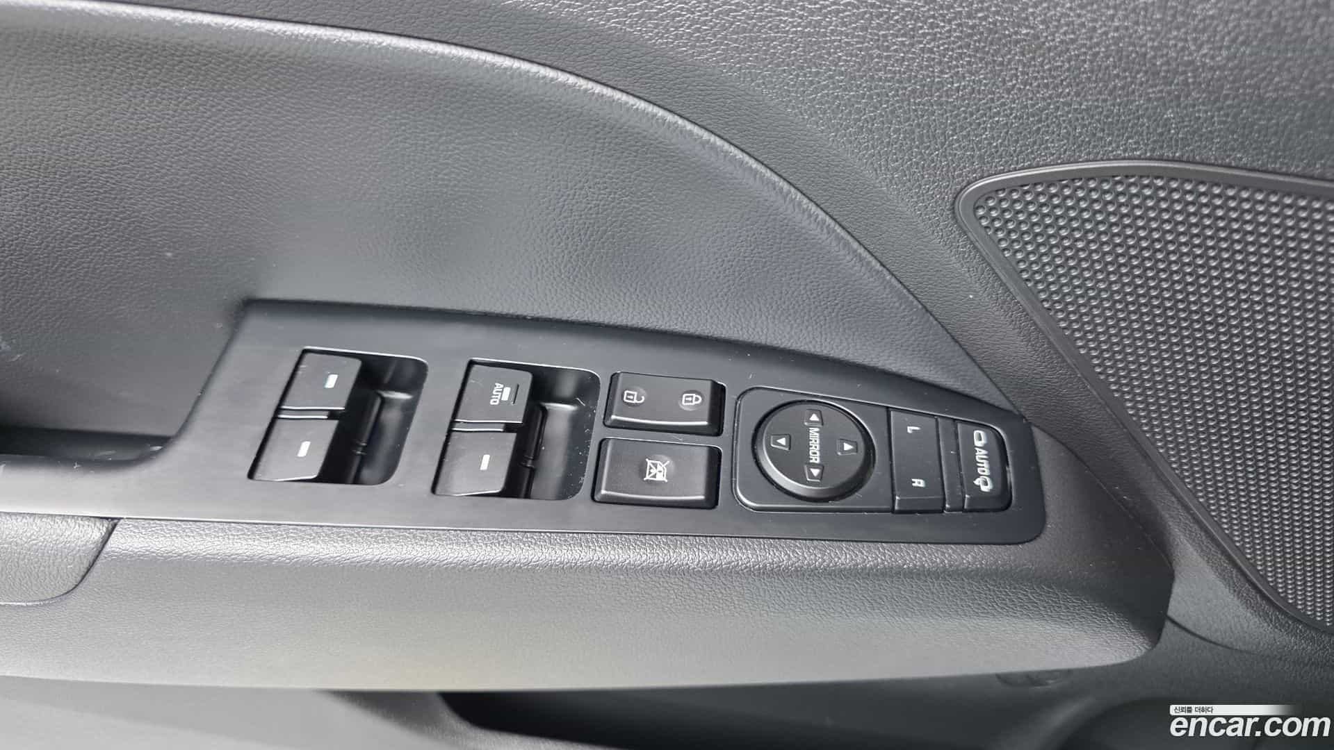 AVANTE Hyundai 2015.8-OPTION-015