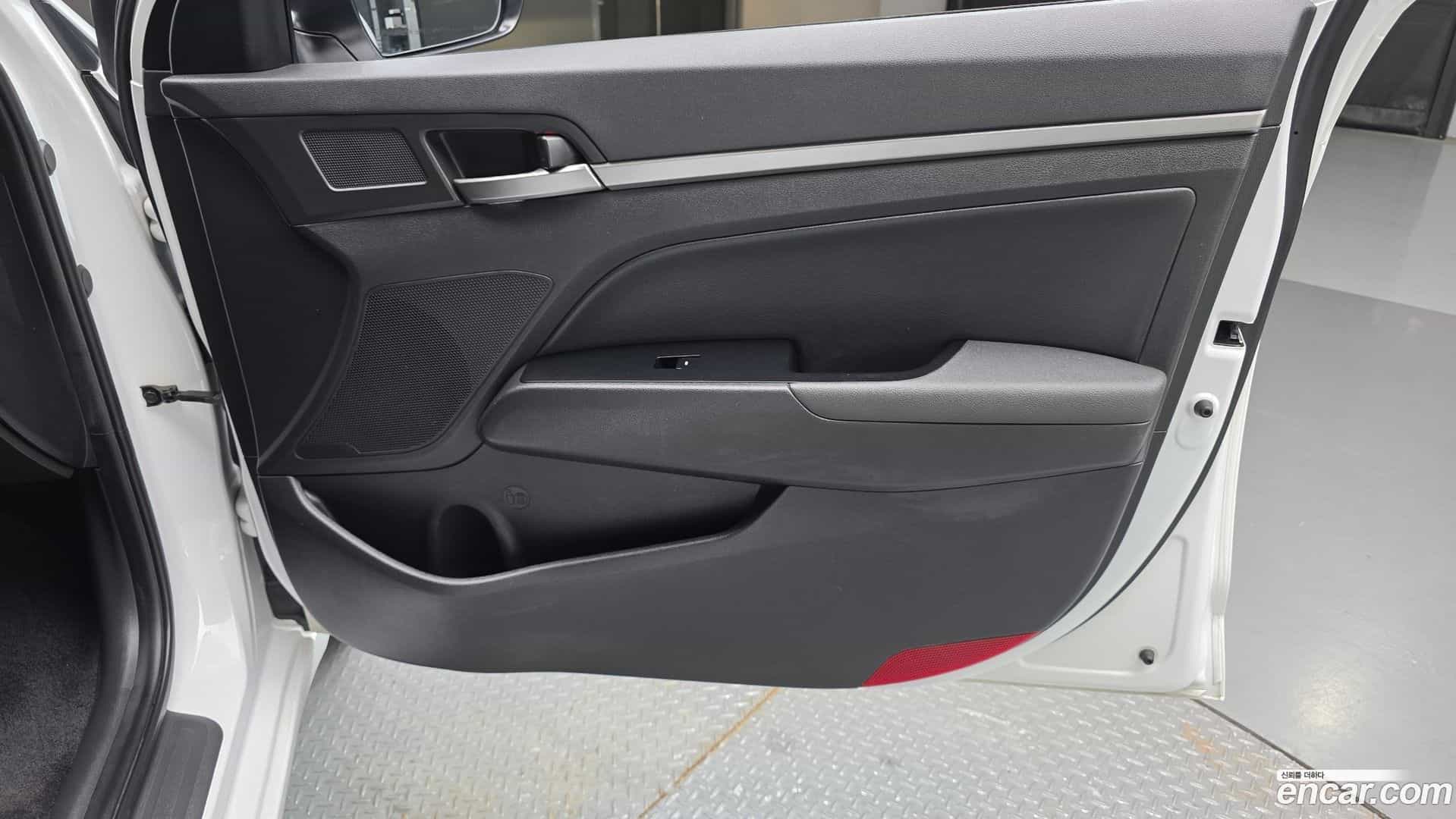 AVANTE Hyundai 2015.8-INNER-035