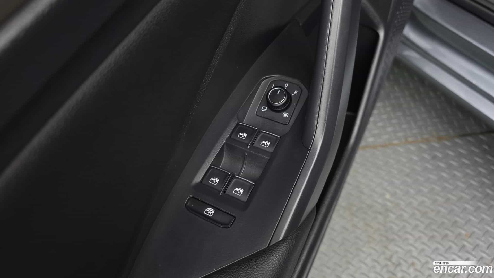 Jetta Volkswagen 2021.11-OPTION-015