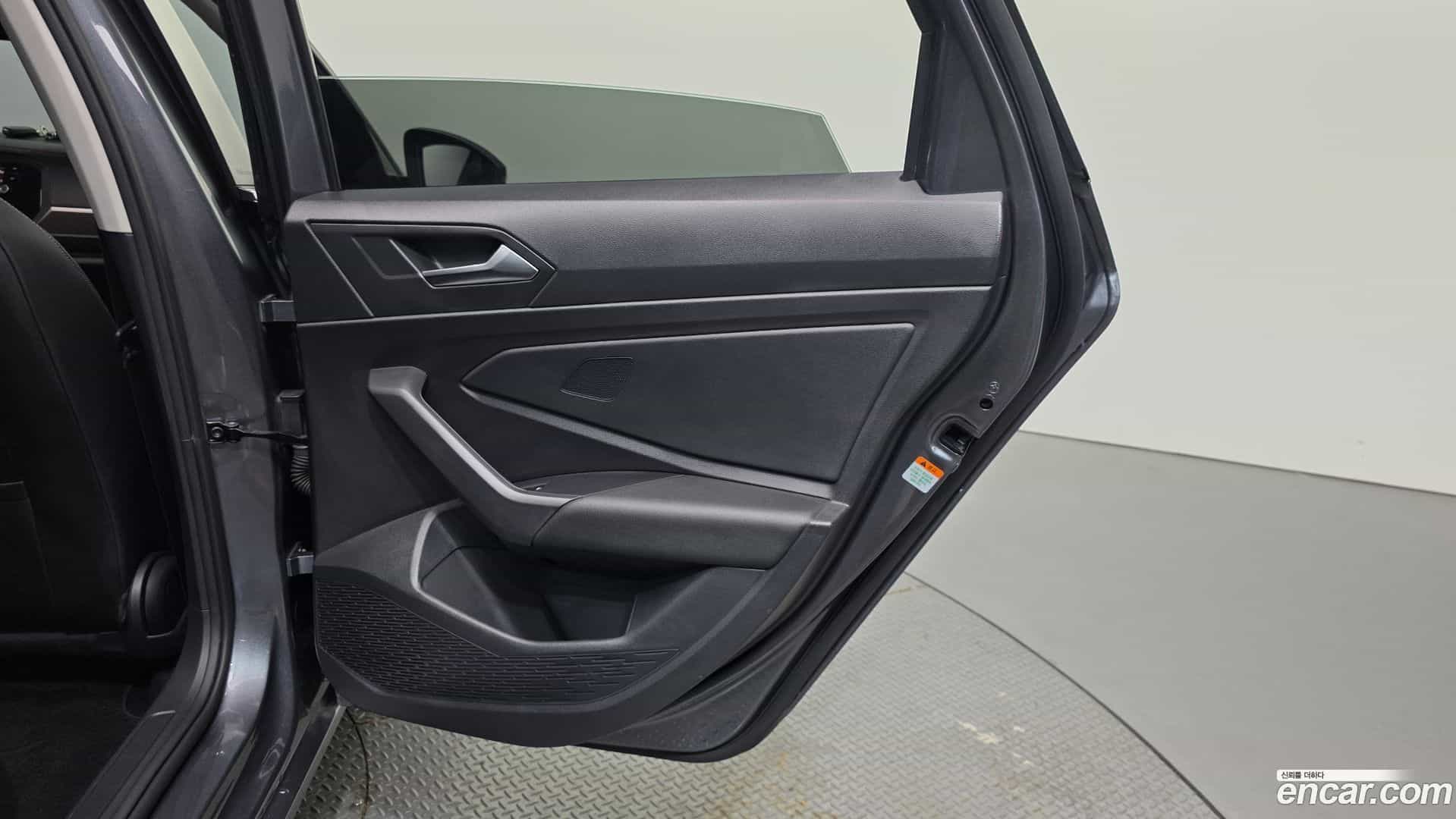 Jetta Volkswagen 2021.11-INNER-035