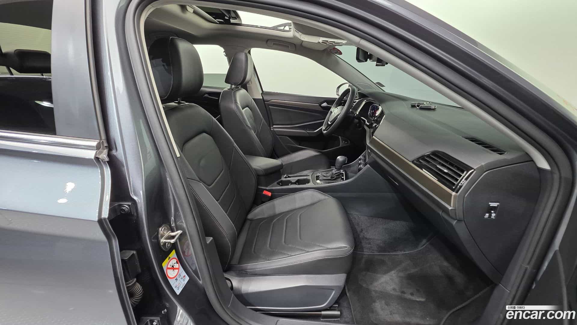 Jetta Volkswagen 2021.11-INNER-036
