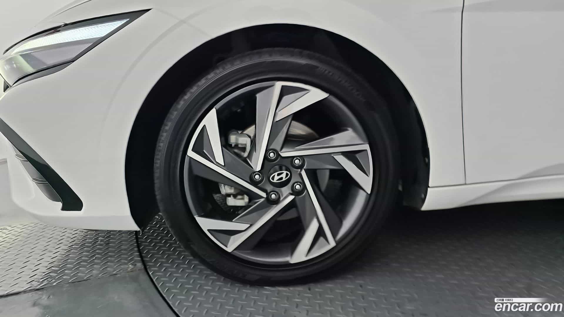 AVANTE Hyundai 2024.0-OUTER-005