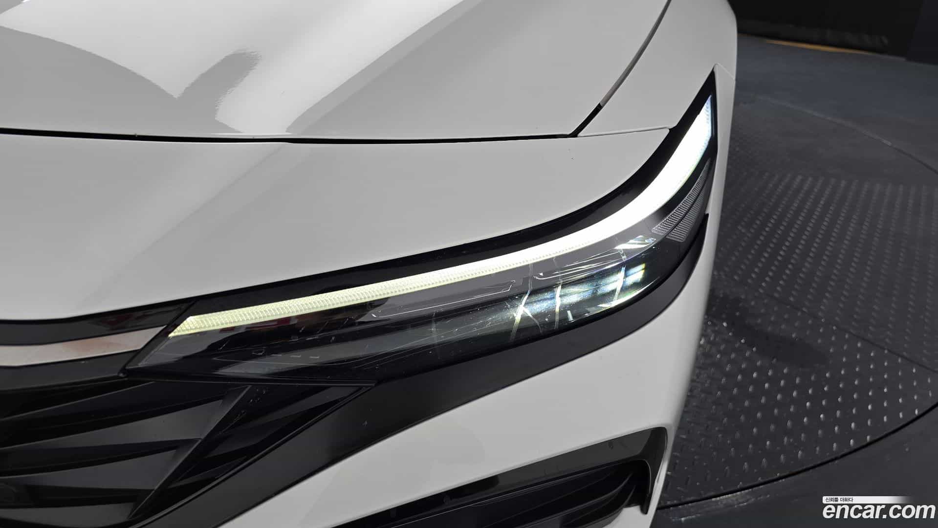 AVANTE Hyundai 2024.0-OUTER-032