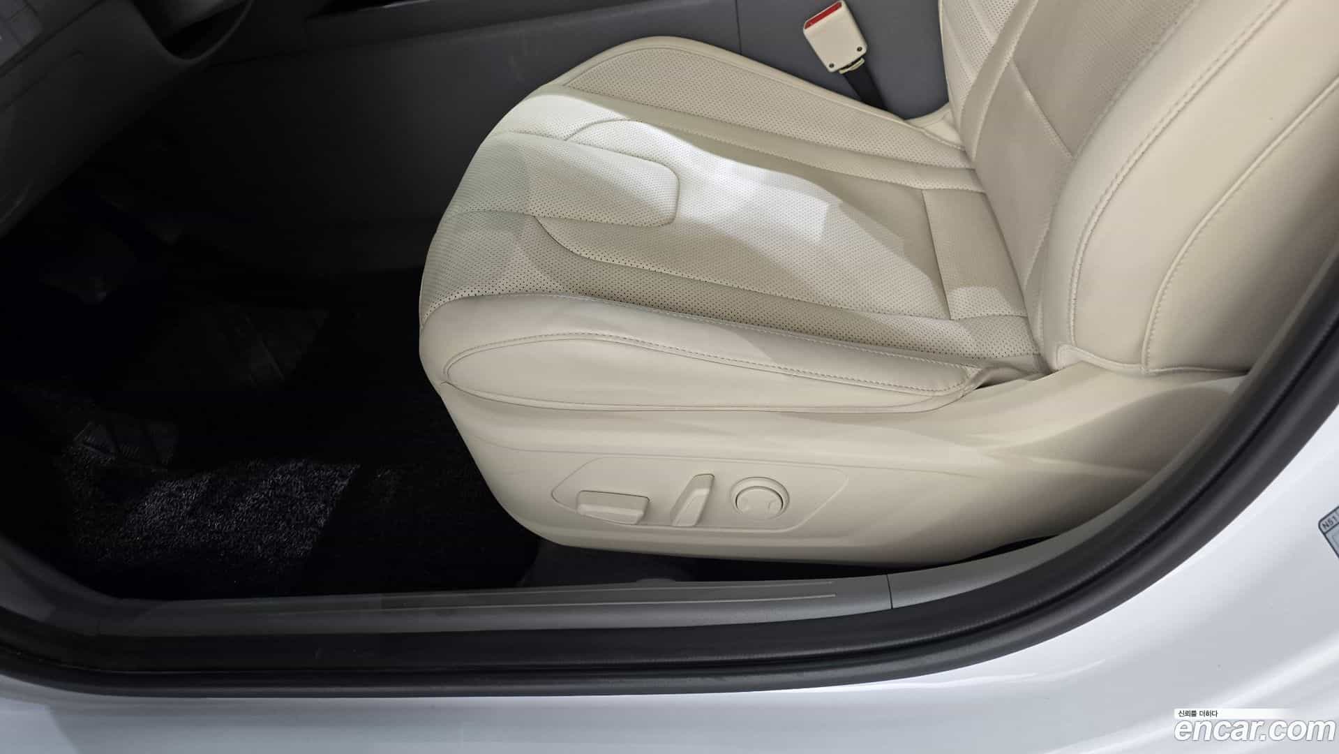 AVANTE Hyundai 2024.0-OPTION-045