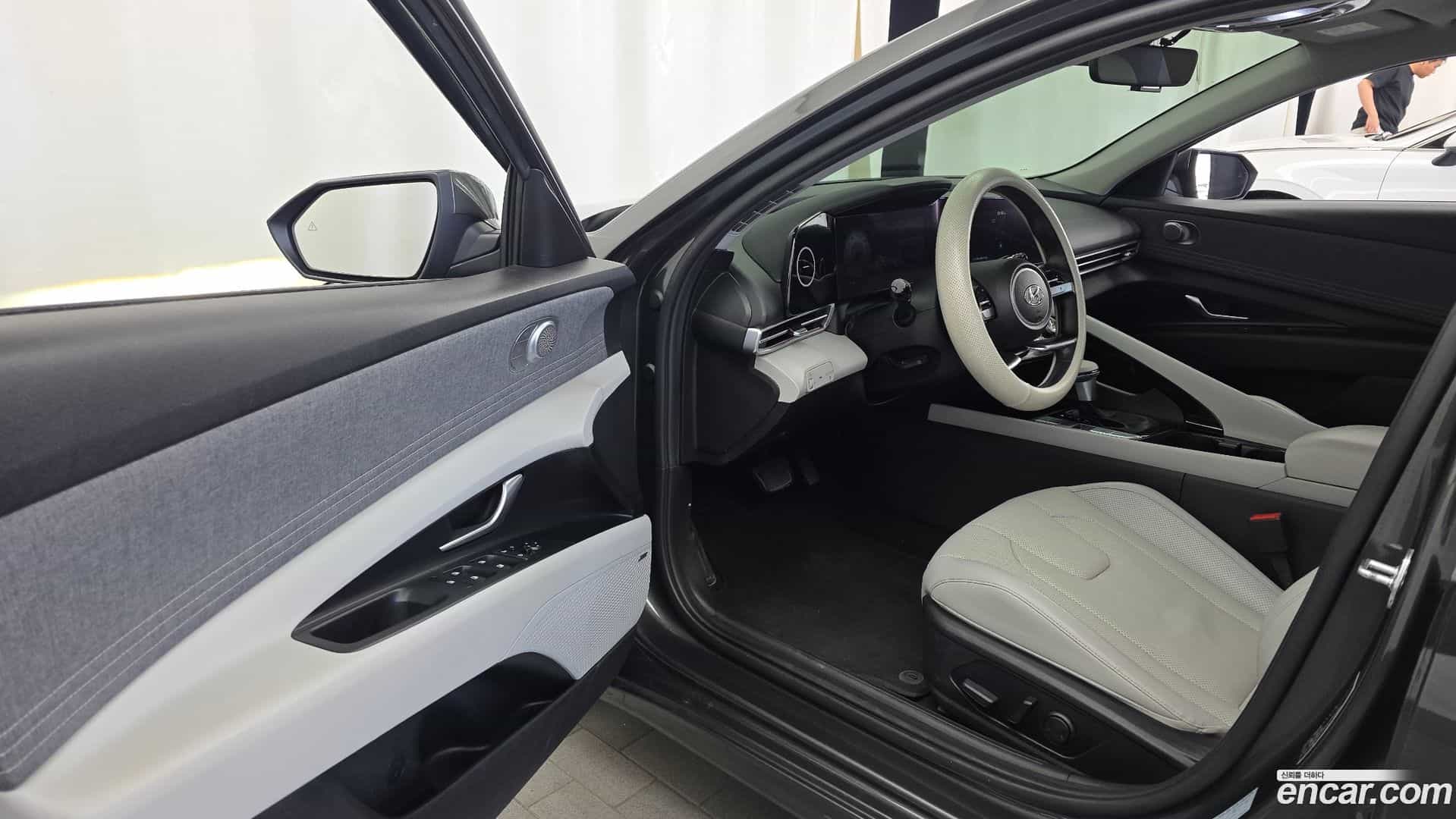 AVANTE Hyundai 2020.3-INNER-010