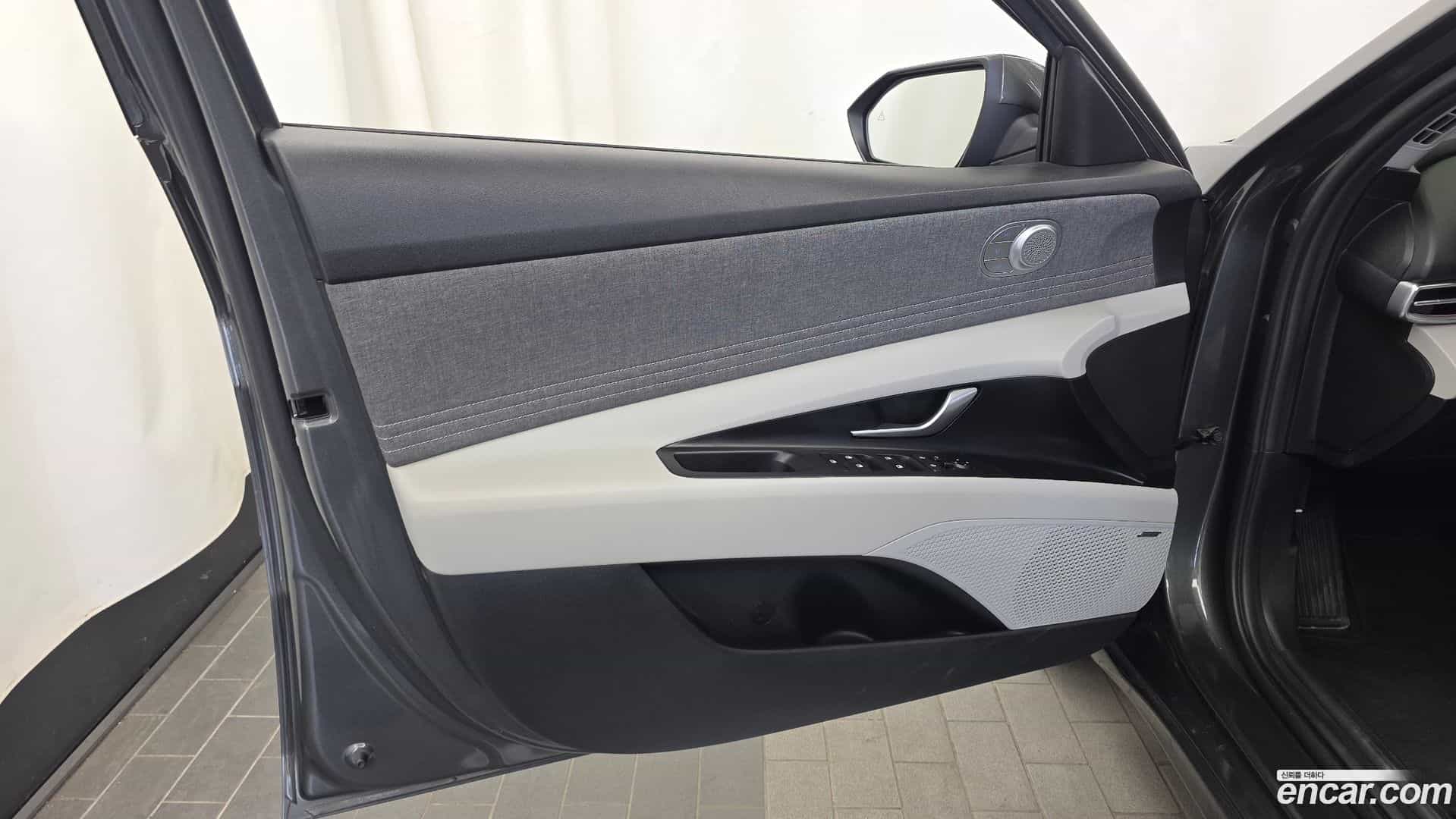 AVANTE Hyundai 2020.3-INNER-034