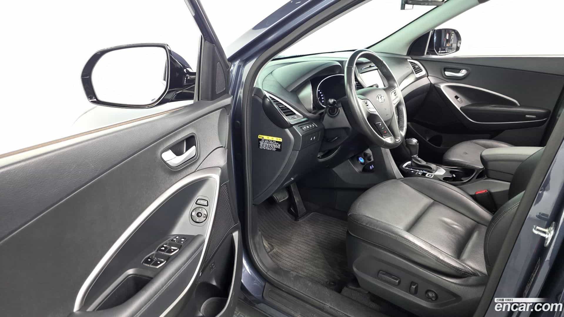 Santafe Hyundai 2017.2-INNER-010