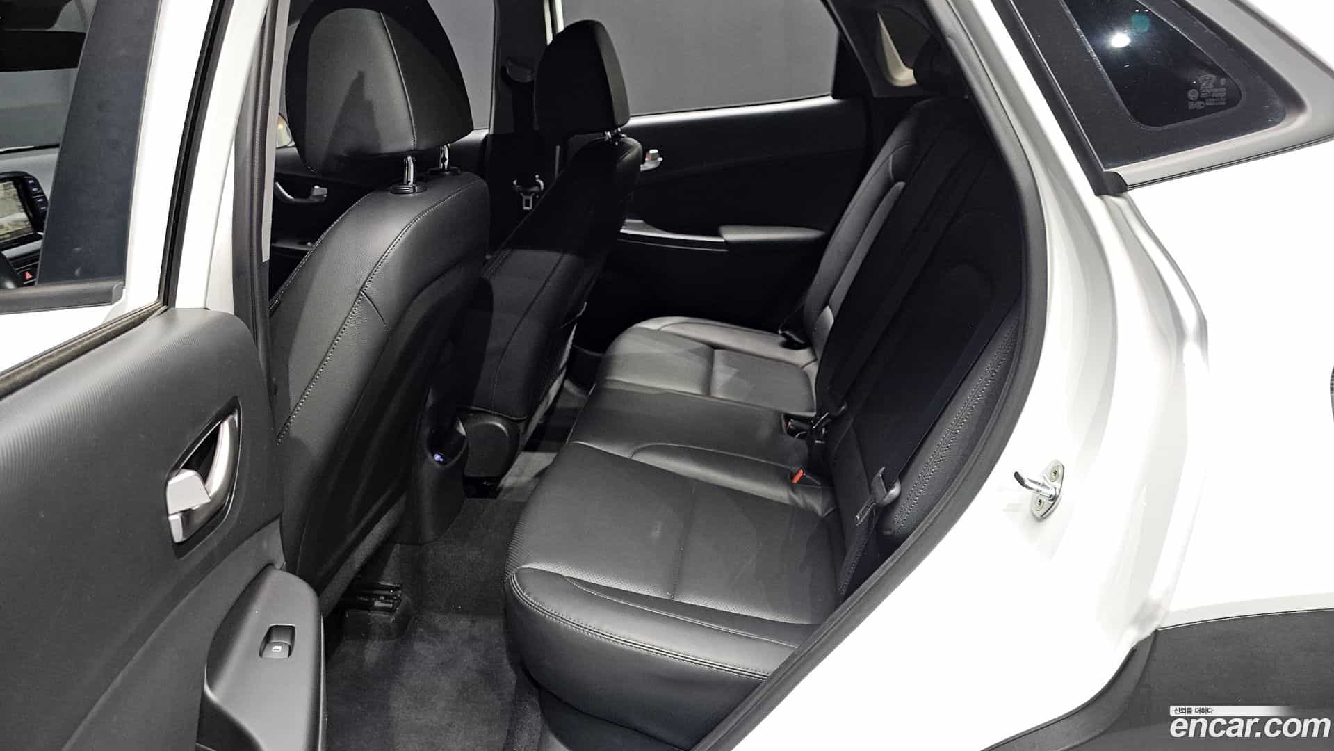 Kona Hyundai 2021.8-INNER-036