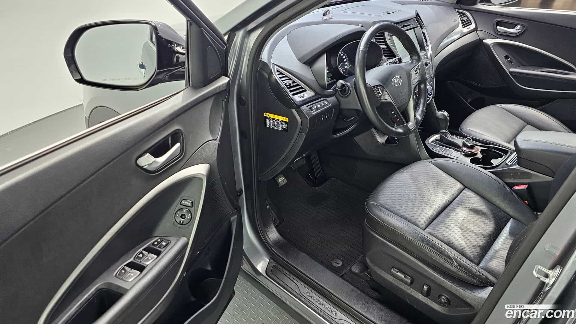 Santafe Hyundai 2017.1-INNER-010