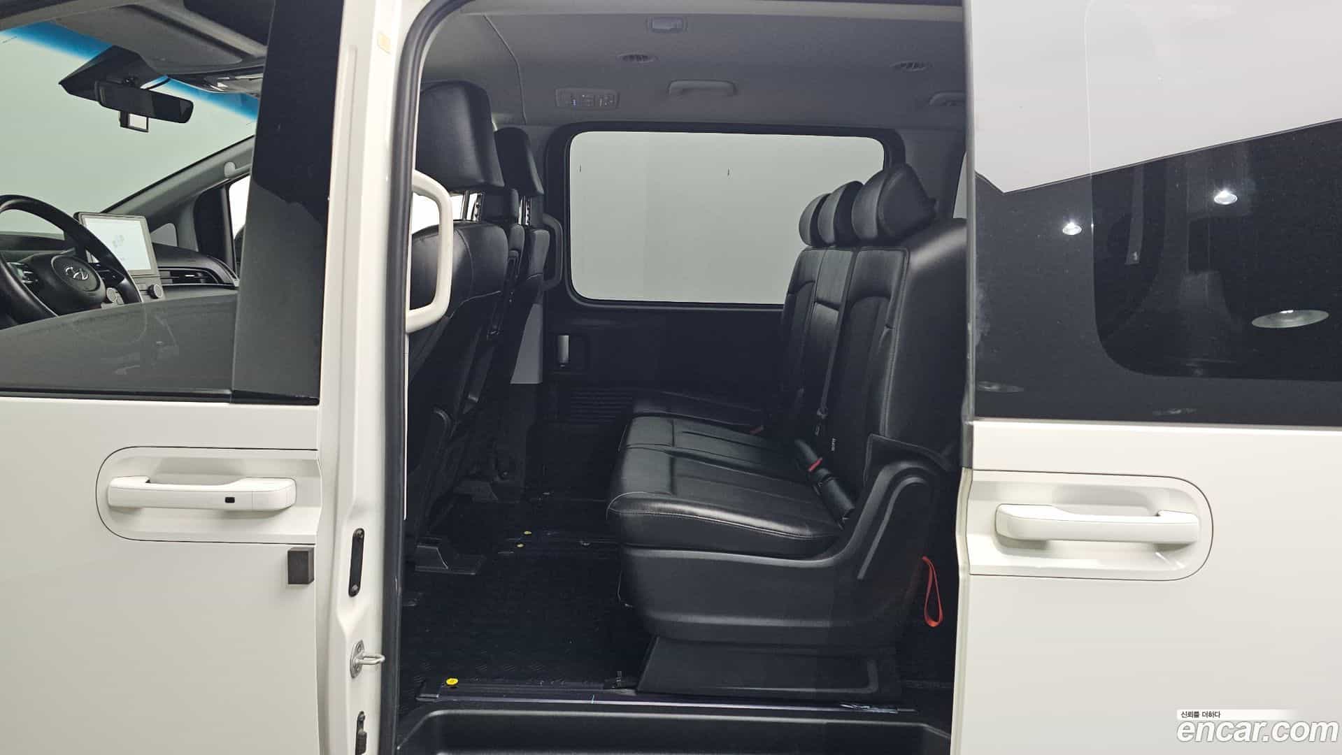 Staria Hyundai 2021.4-OPTION-015