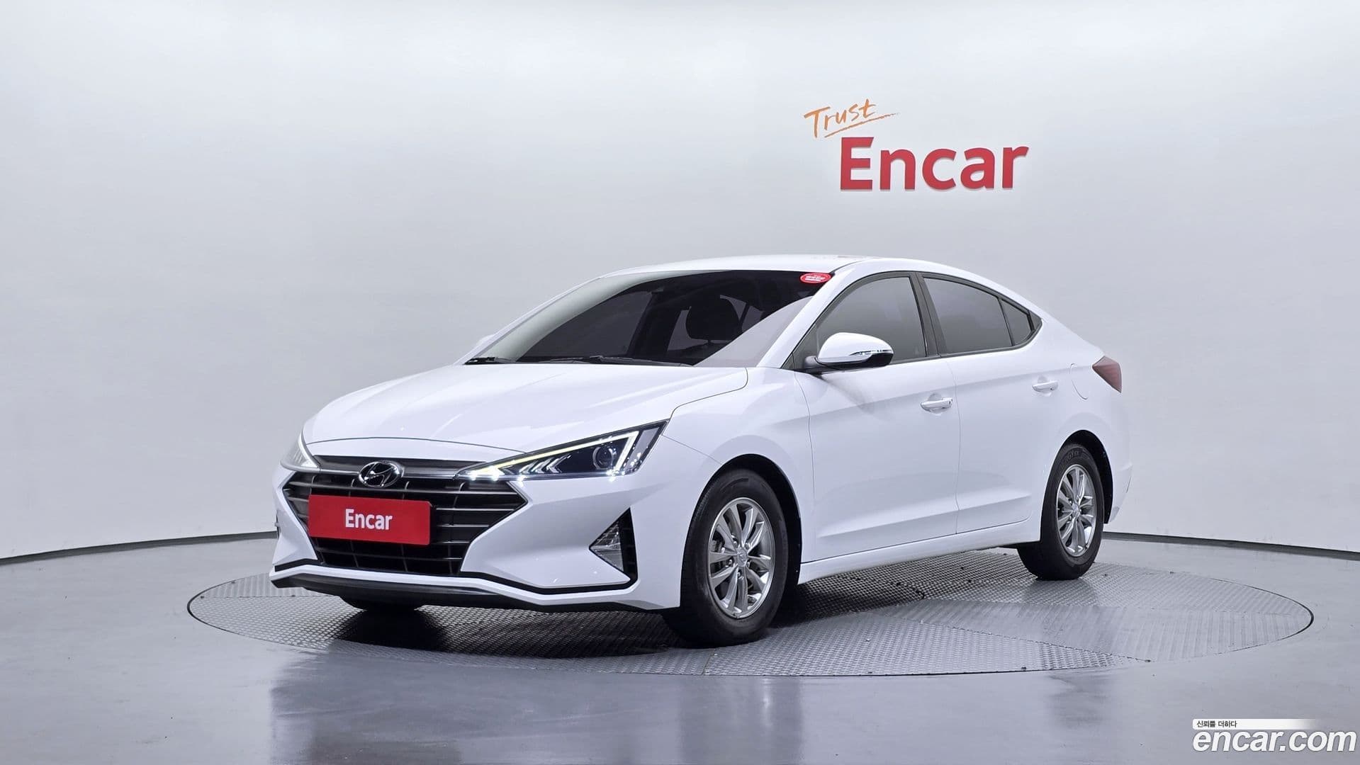 Main__Slider__Photo:AVANTE Hyundai 2019.1-0