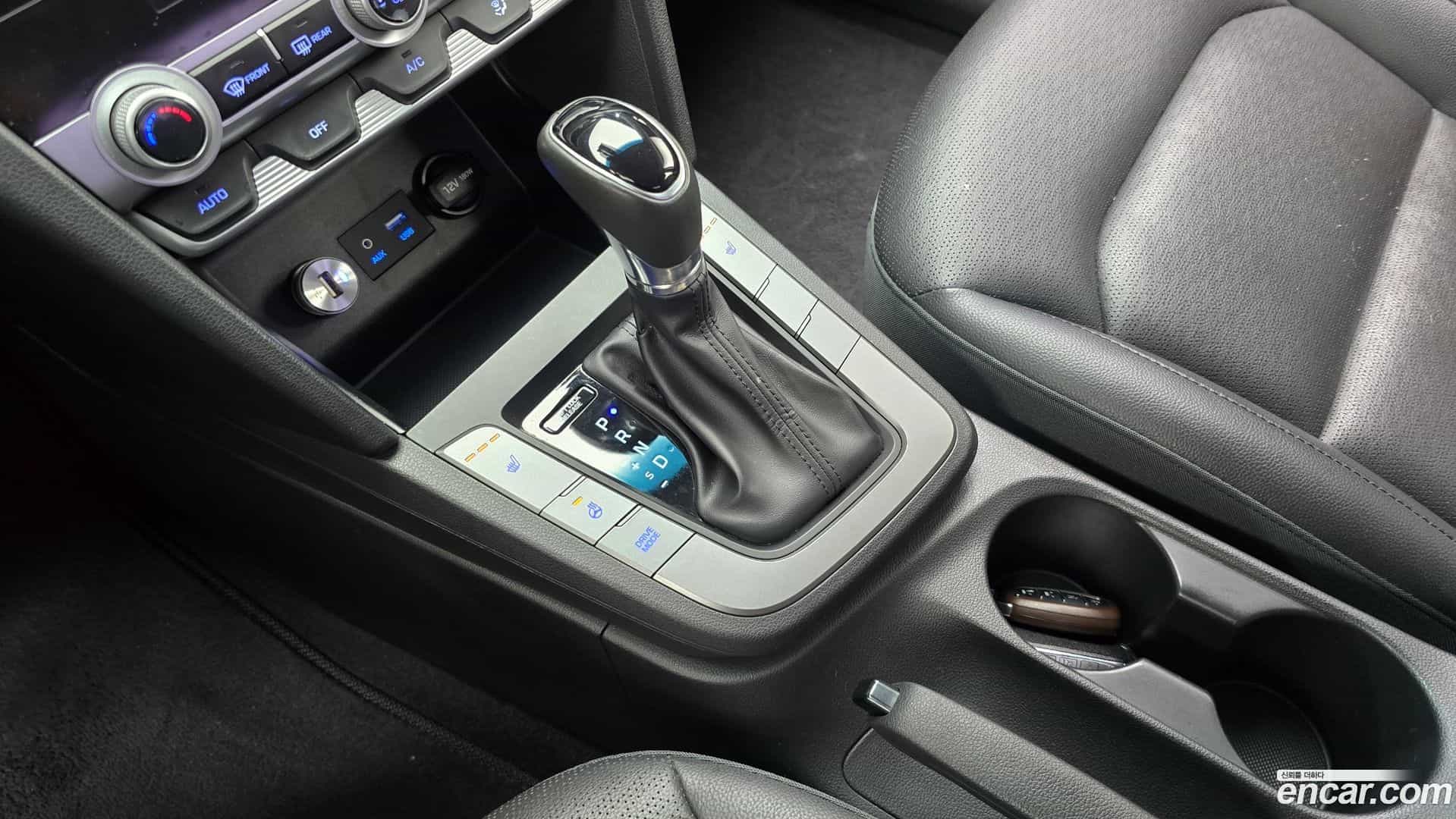 AVANTE Hyundai 2019.1-INNER-009