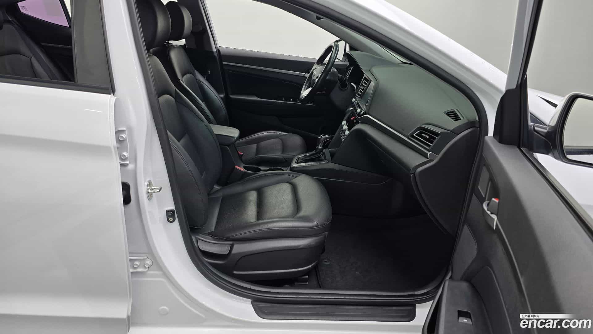 AVANTE Hyundai 2019.1-OPTION-015