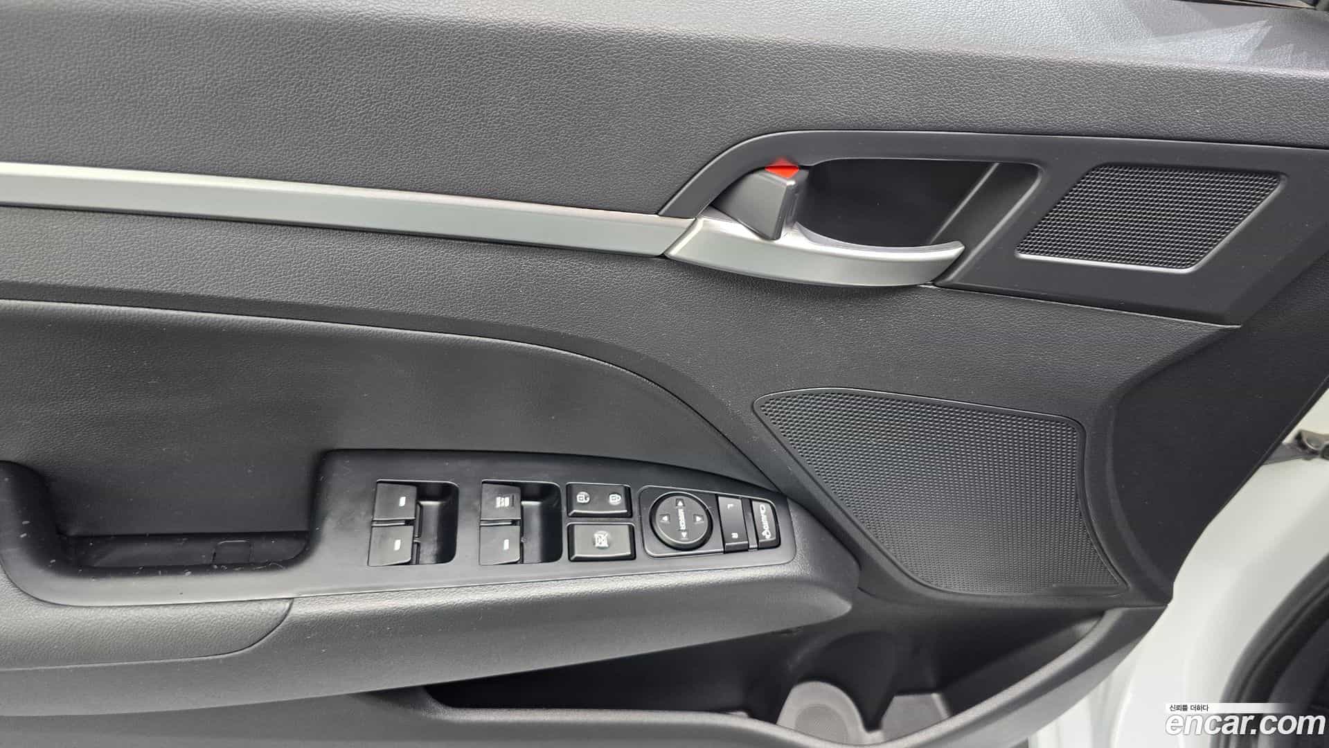 AVANTE Hyundai 2019.1-OPTION-023