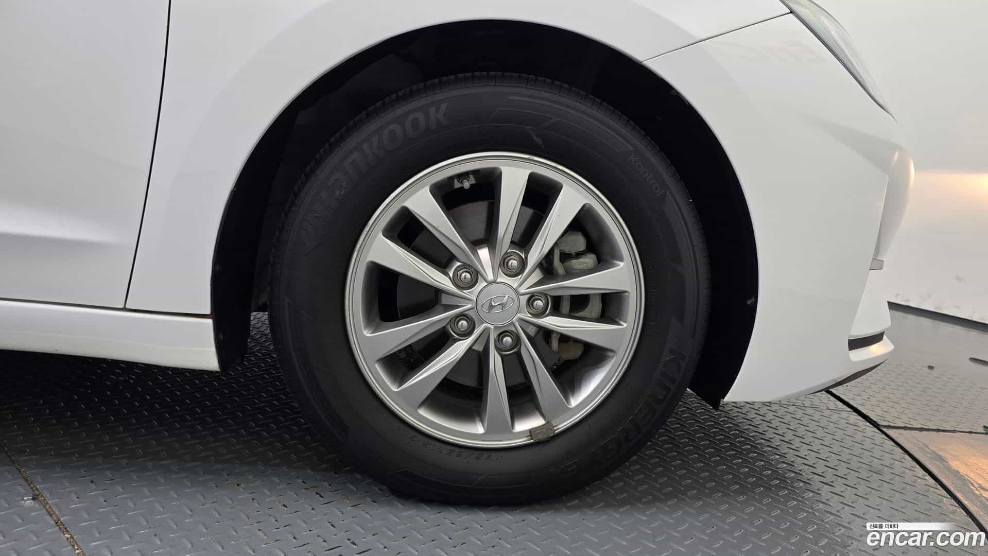 AVANTE Hyundai 2019.1-OUTER-031