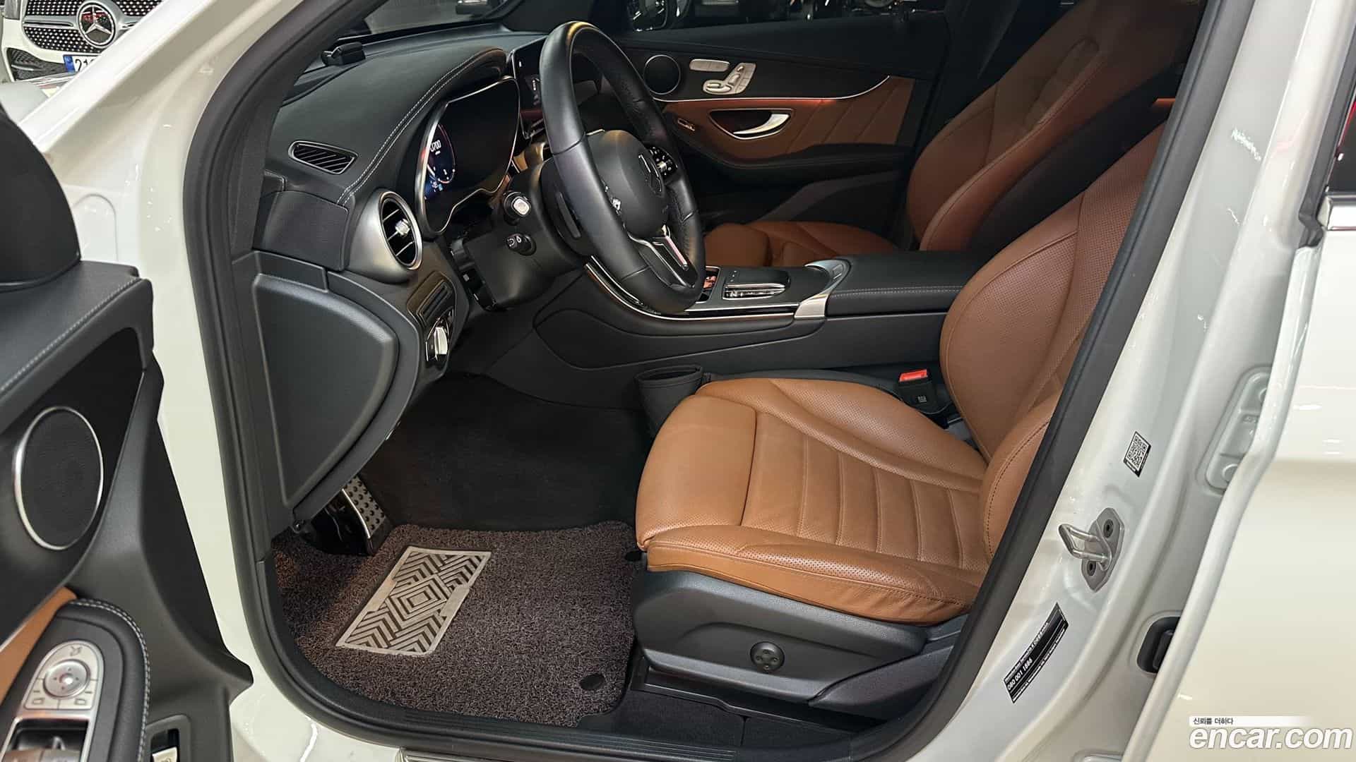 GLC-Class Mercedes-Benz 2023.3-INNER-010