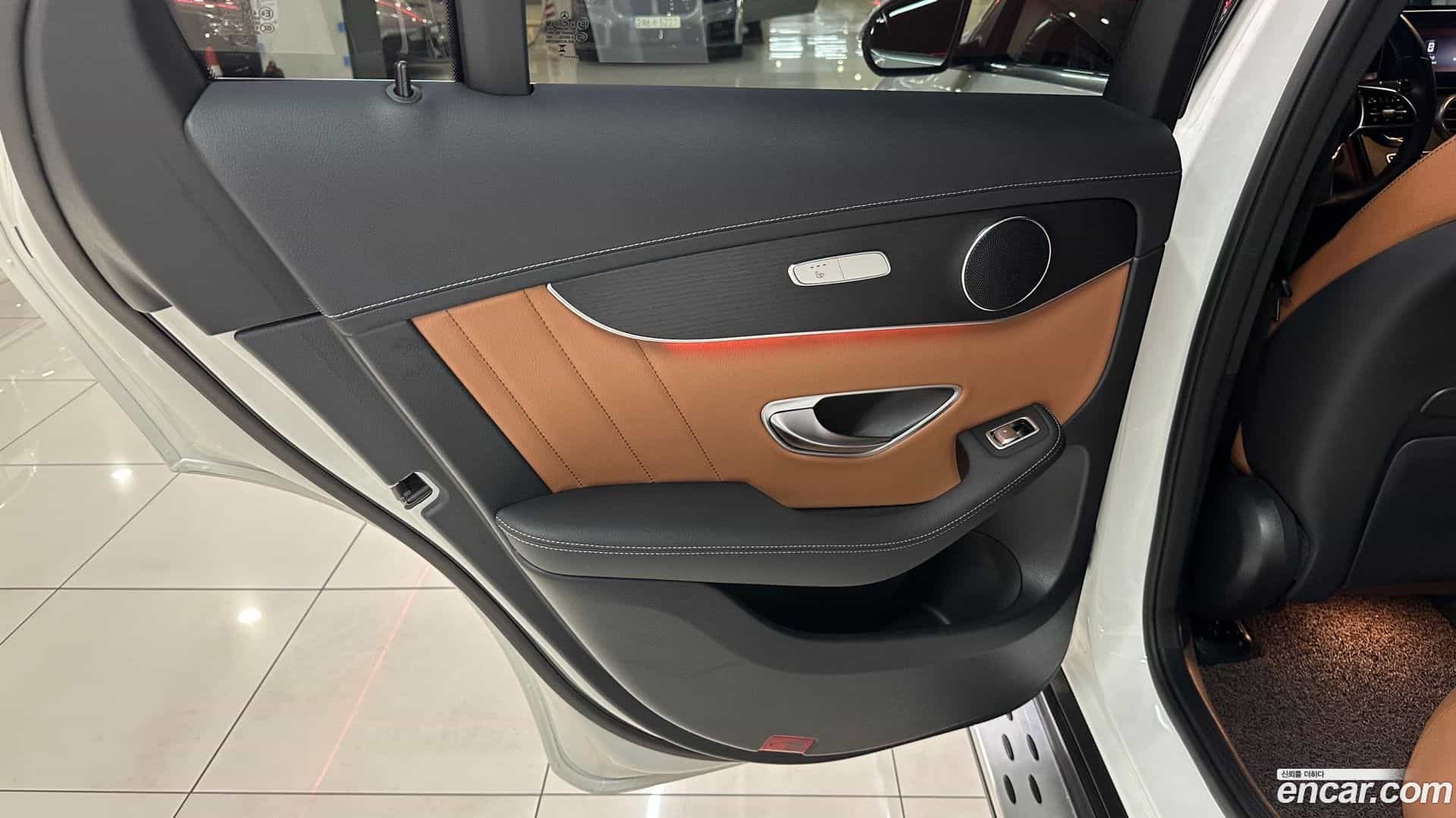 GLC-Class Mercedes-Benz 2023.3-OPTION-016