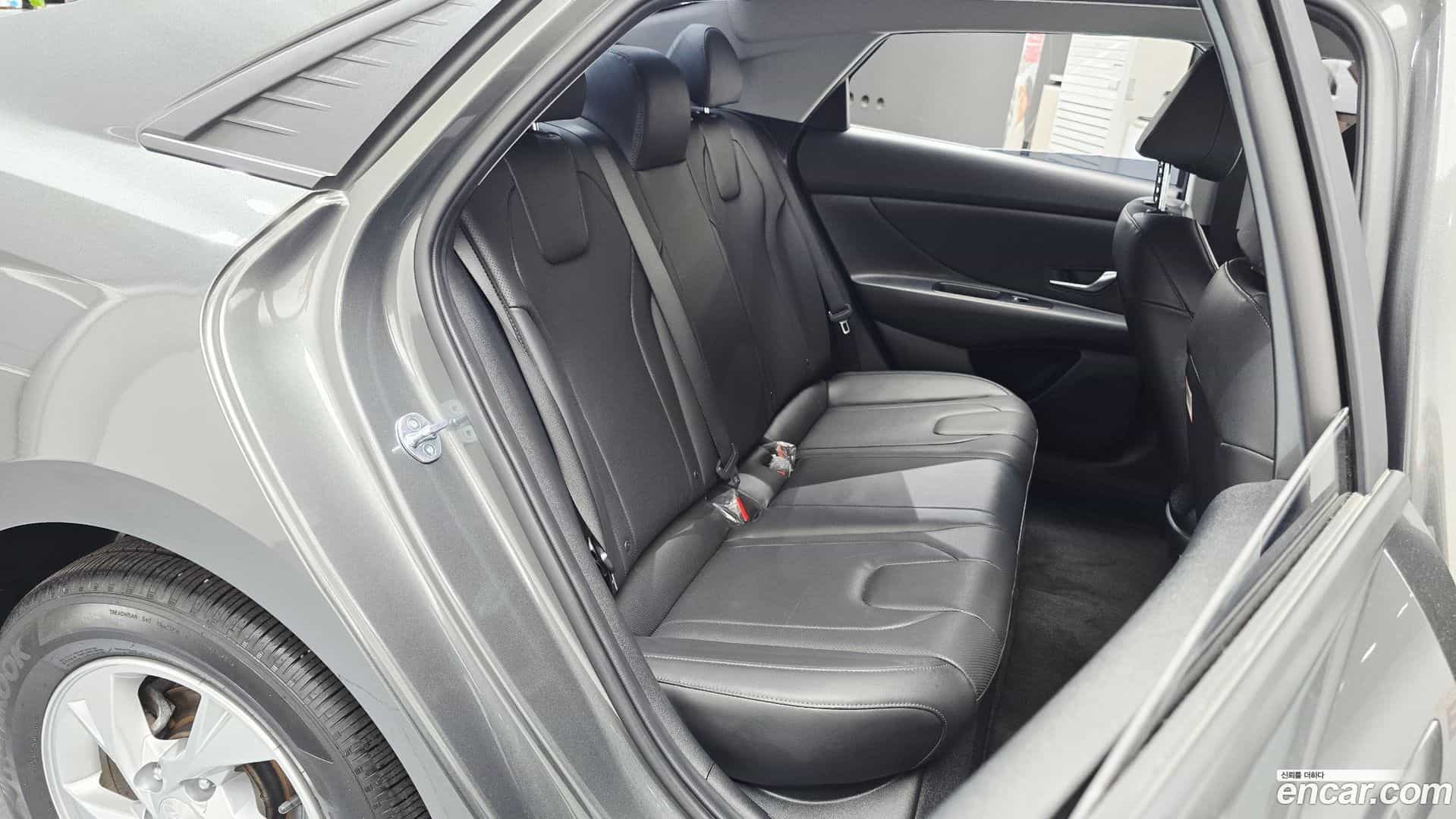 AVANTE Hyundai 2022.10-OPTION-015