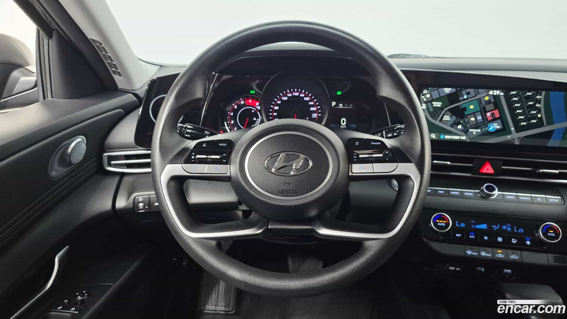 AVANTE Hyundai 2022.10-OPTION-017