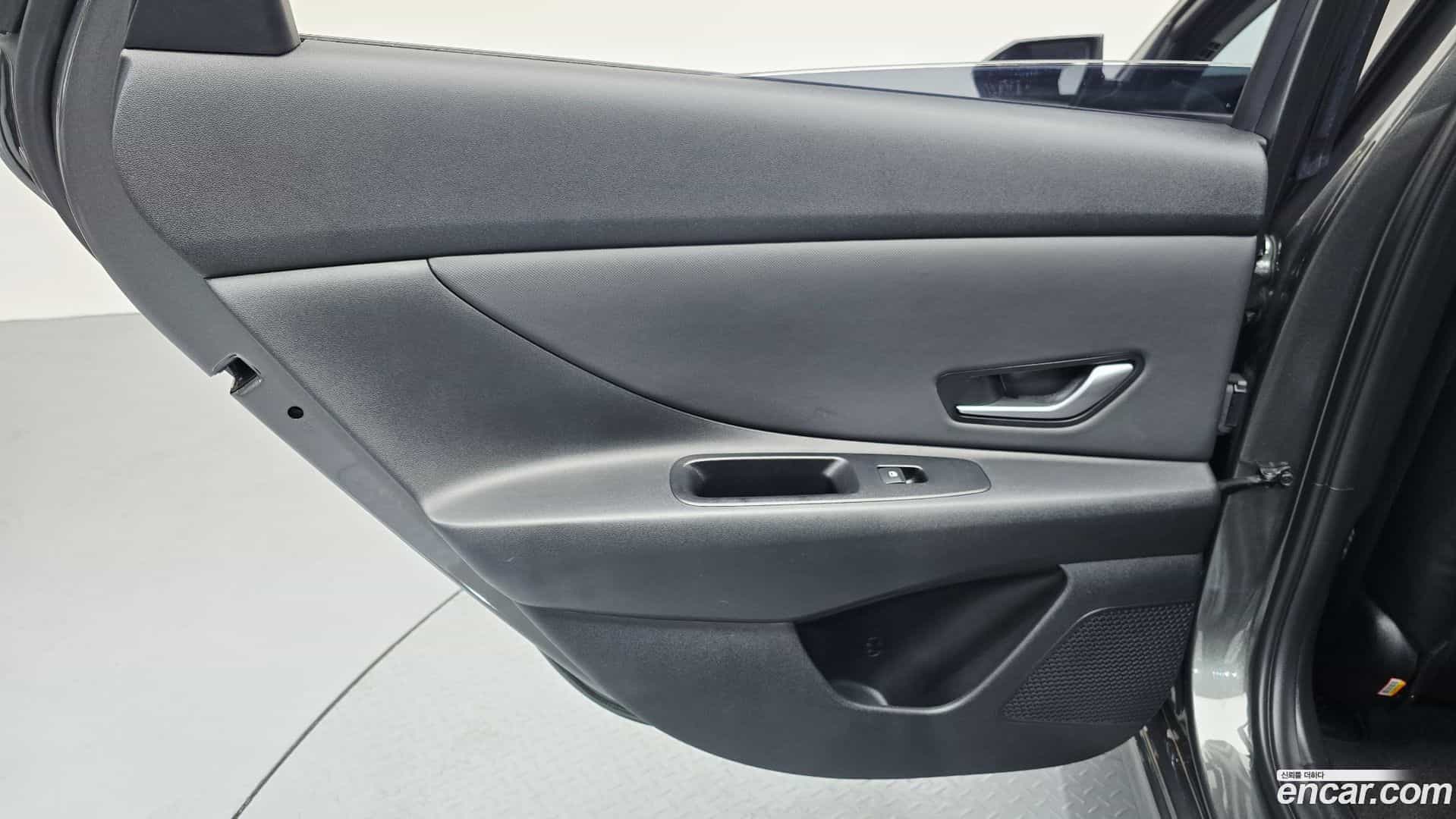 AVANTE Hyundai 2022.10-INNER-035