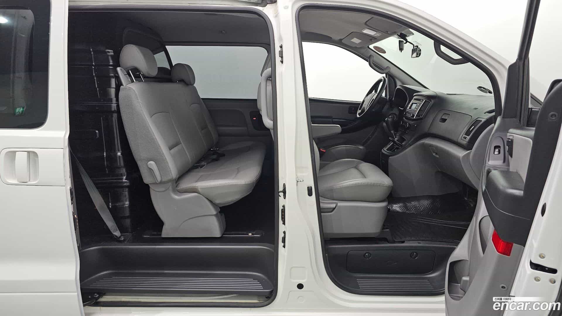 Starex Hyundai 2019.9-OPTION-023