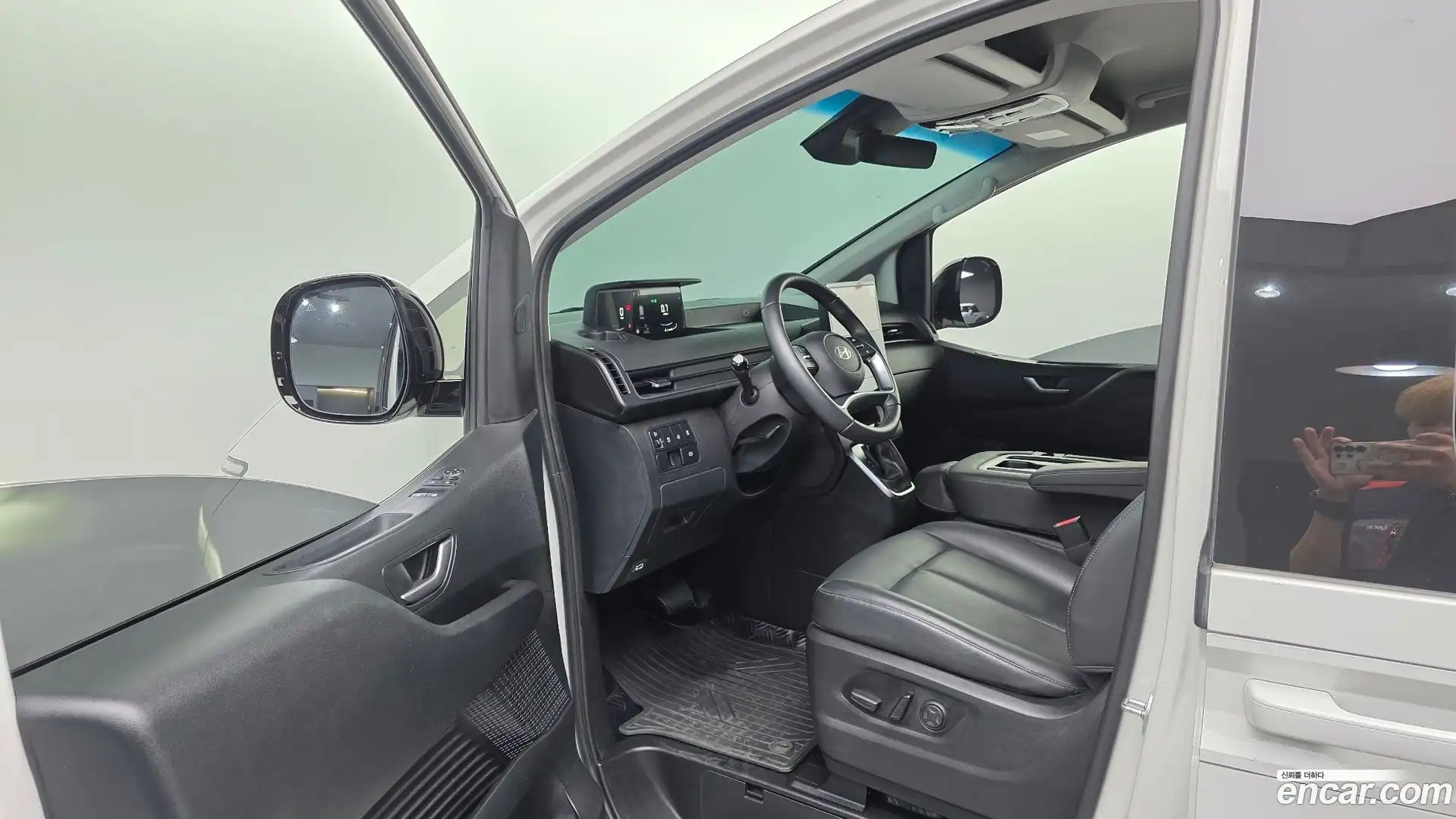 Staria Hyundai 2024.3-OPTION-015