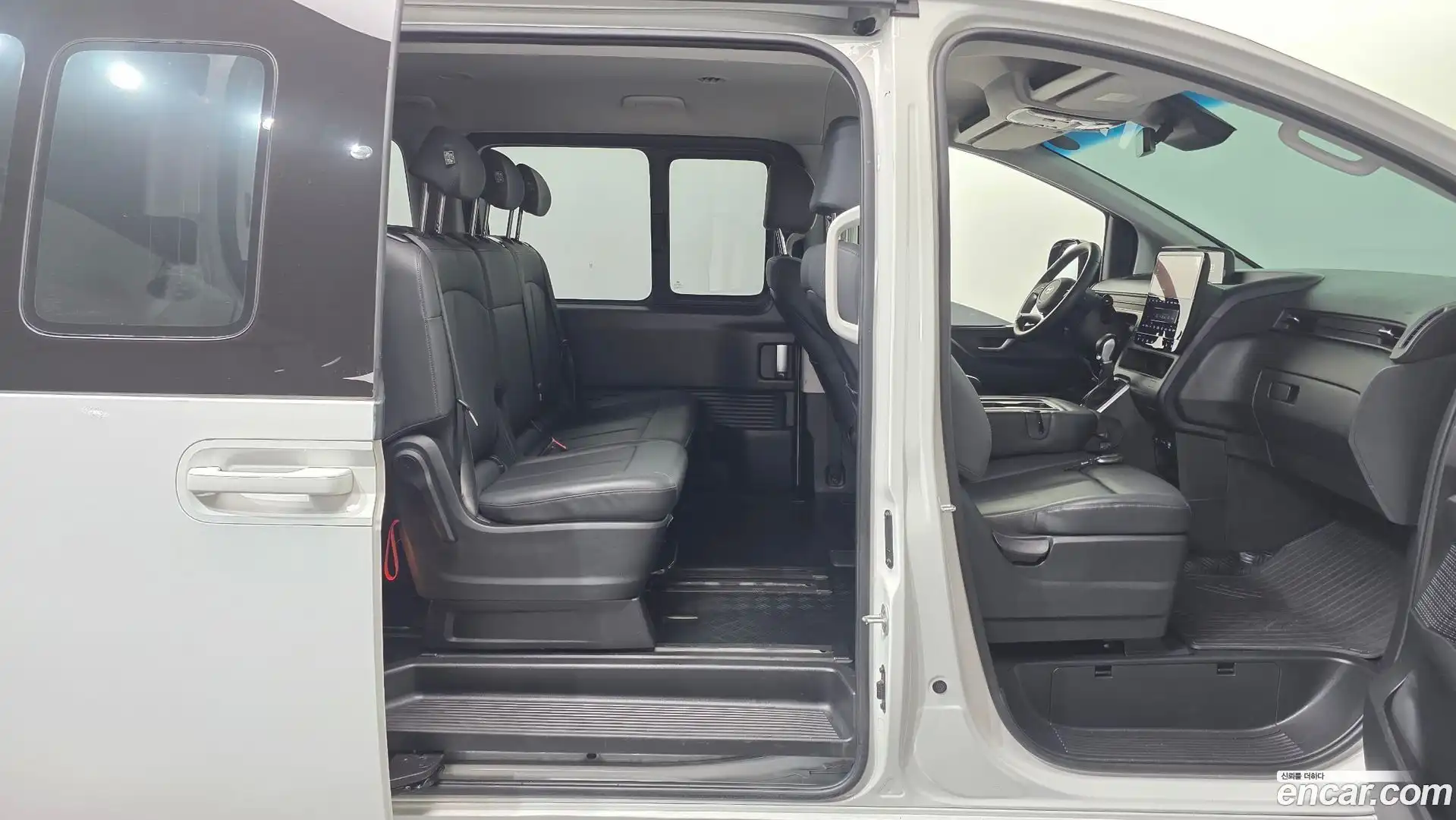 Staria Hyundai 2024.3-OPTION-023